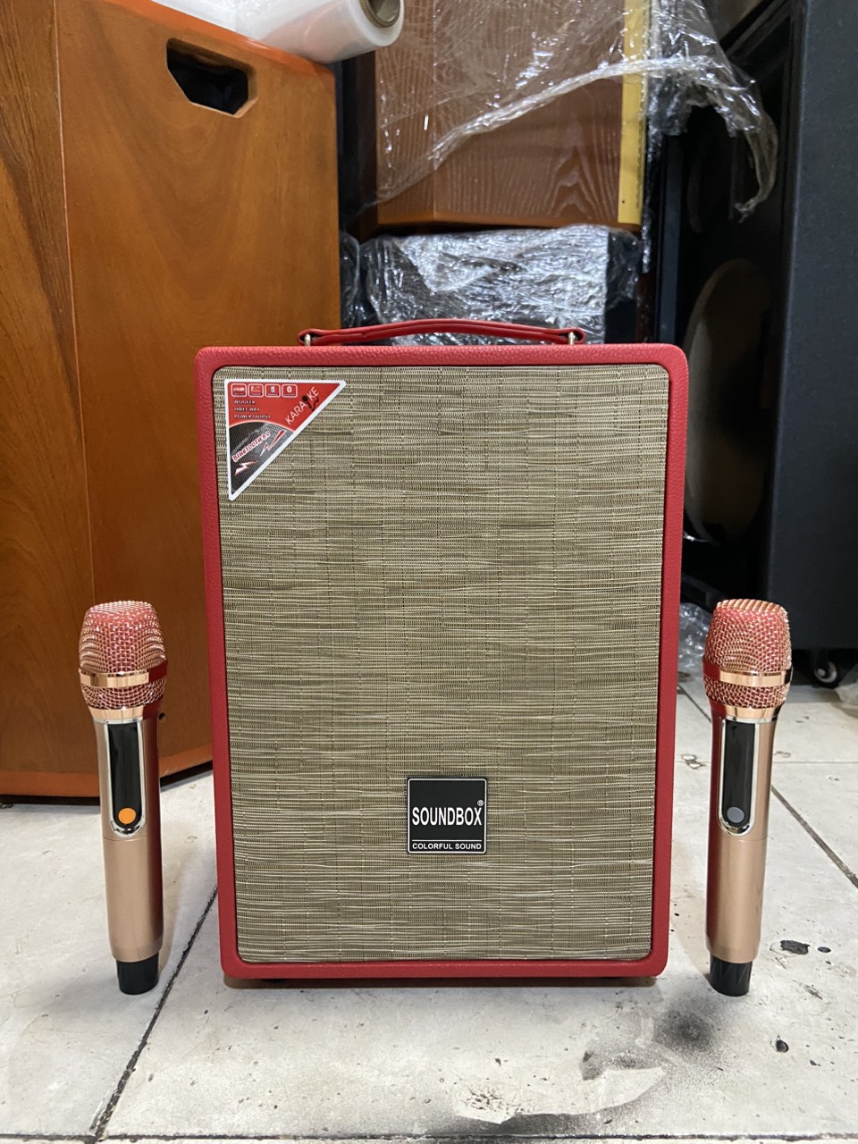 Loa kéo SoundBox SB-2080 gỗ bọc da cao cấp kèm 2 micro không dây hát karaoke bass 2 tấc (đỏ / đen) [BH 1 năm]