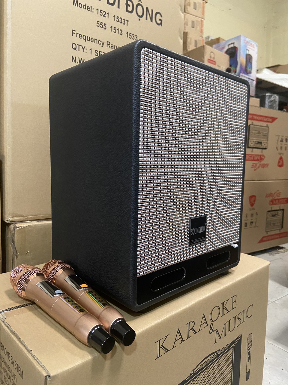 Loa kéo SoundBox SB-266D 300w 2 bass gỗ bọc da cao cấp kèm 2 micro không dây hát karaoke [BH 1 năm]