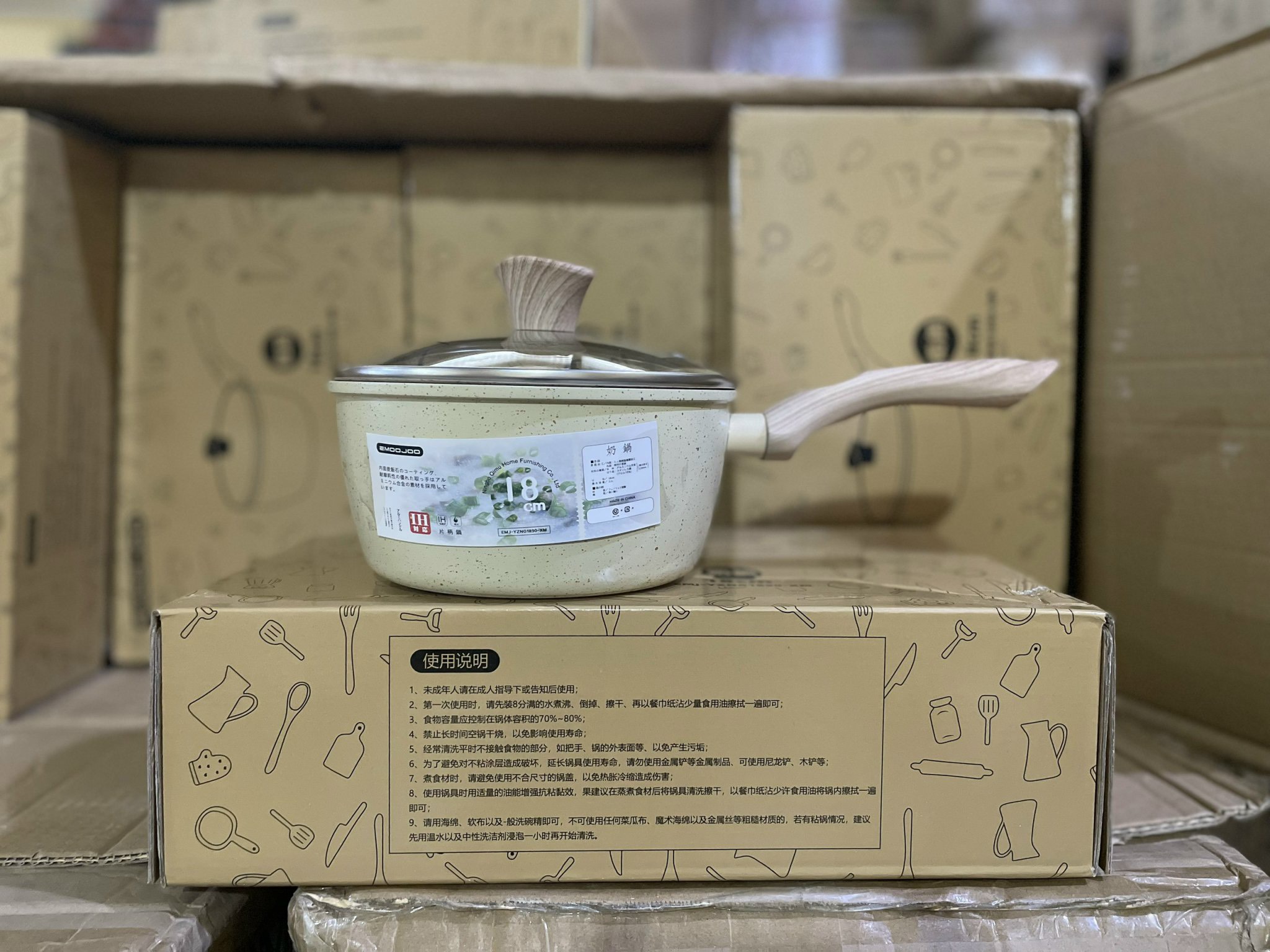 Chảo chống dính lòng sâu kiểu Nhật Bản size 18cm cán gỗ kèm nắp kính tiện lợi [BH: NONE]