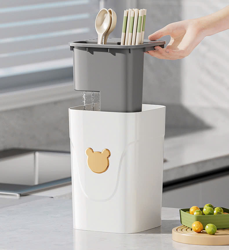 Hộp nhựa logo Gấu gác dao, đựng đũa muỗng tiện lợi [BH: NONE]
