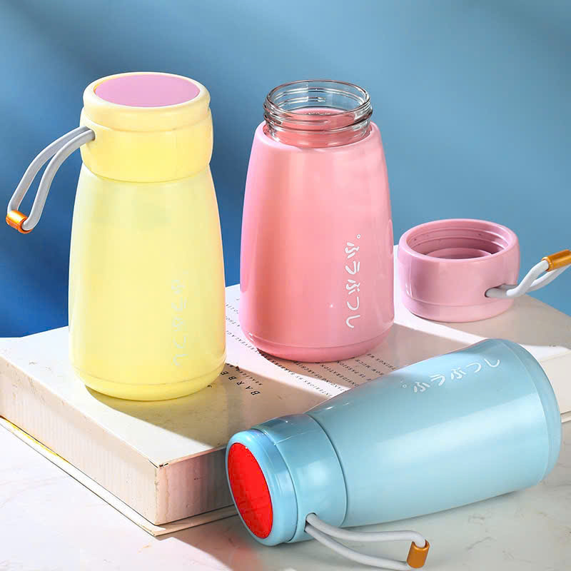Bình đựng nước thủy tinh Japan 340ml bọc nhựa có quai cầm [BH: NONE]