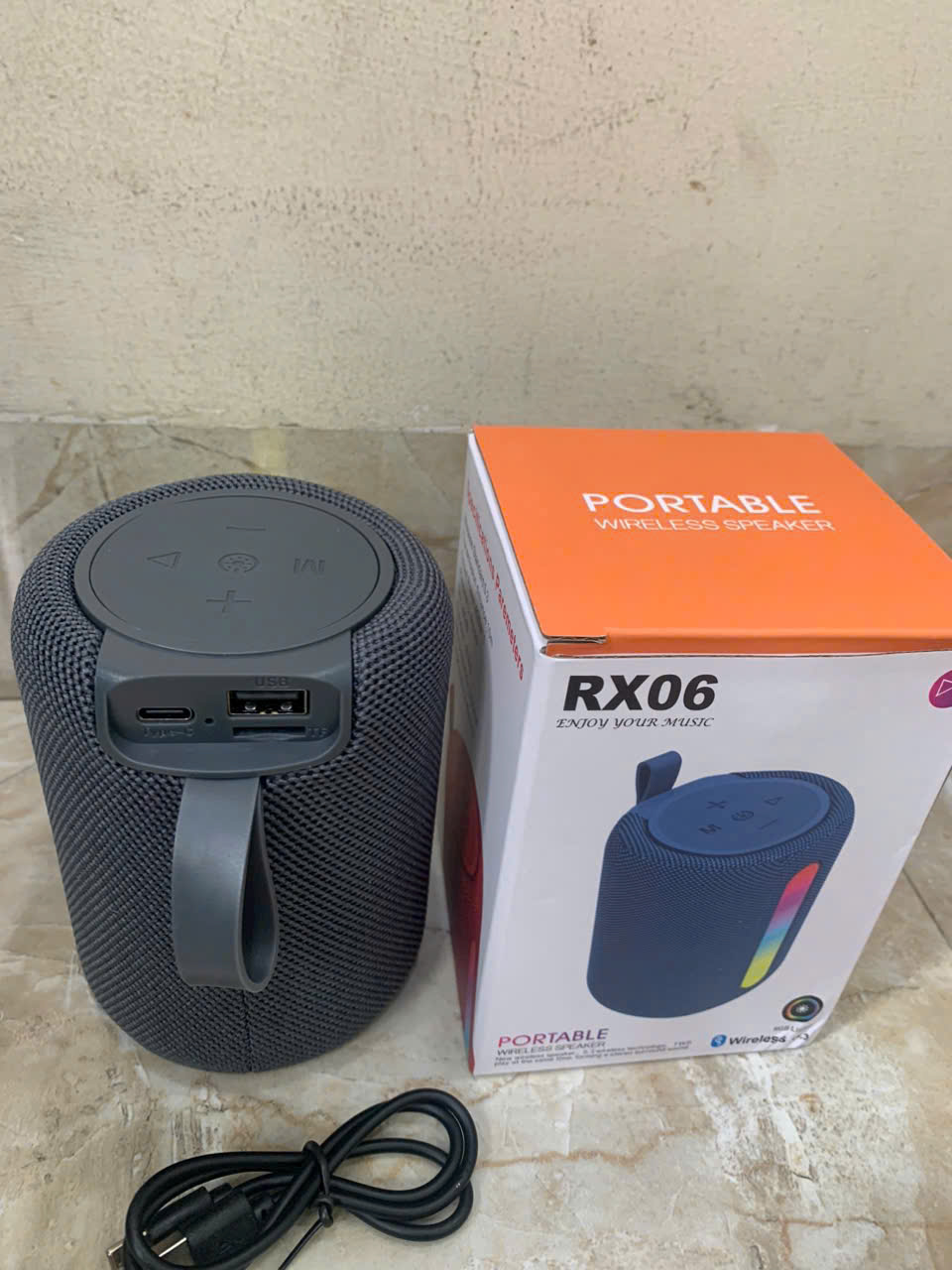 Loa bluetooth RX06 mẫu mới kèm dãy led siêu đẹp có móc treo tiện lợi [BH 6 Tháng]