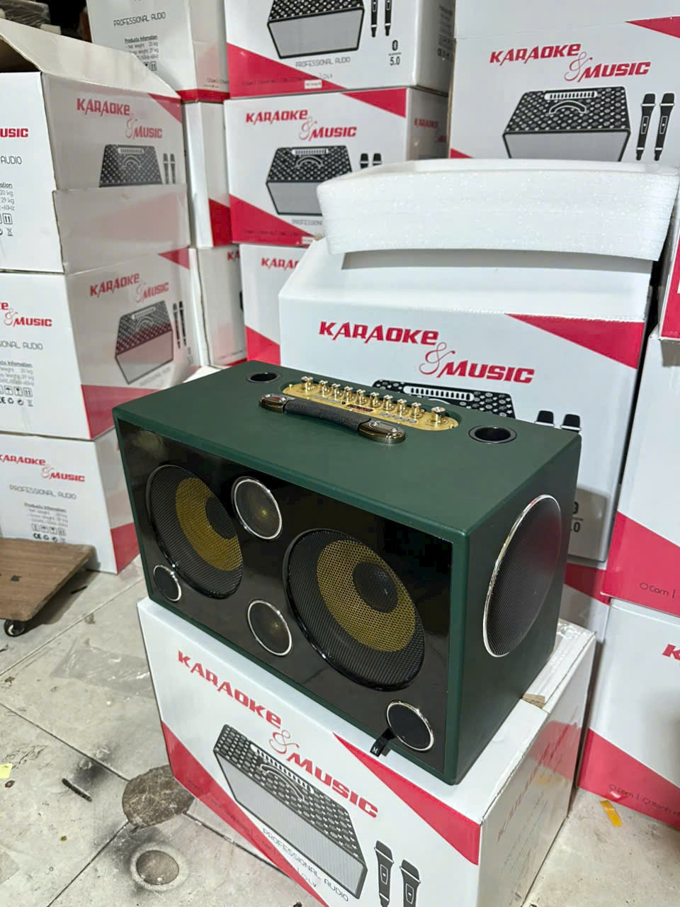 Loa bluetooth karaoke SOUNDBOX J9 bọc da cao cấp  có cổng live OTG kèm 2 micro siêu hay [BH 1 Năm]