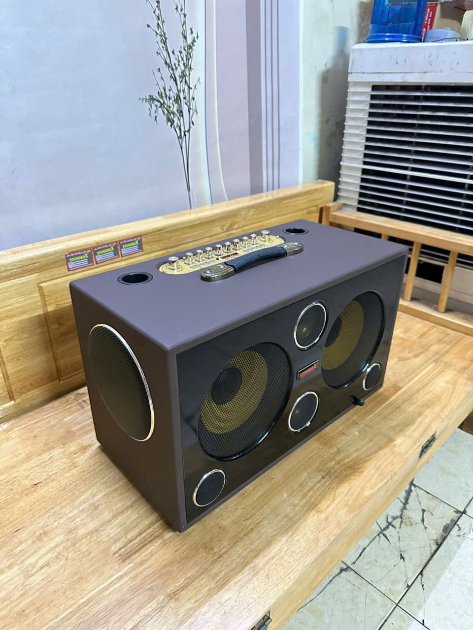 Loa bluetooth karaoke SOUNDBOX J9 bọc da cao cấp  có cổng live OTG kèm 2 micro siêu hay [BH 1 Năm]