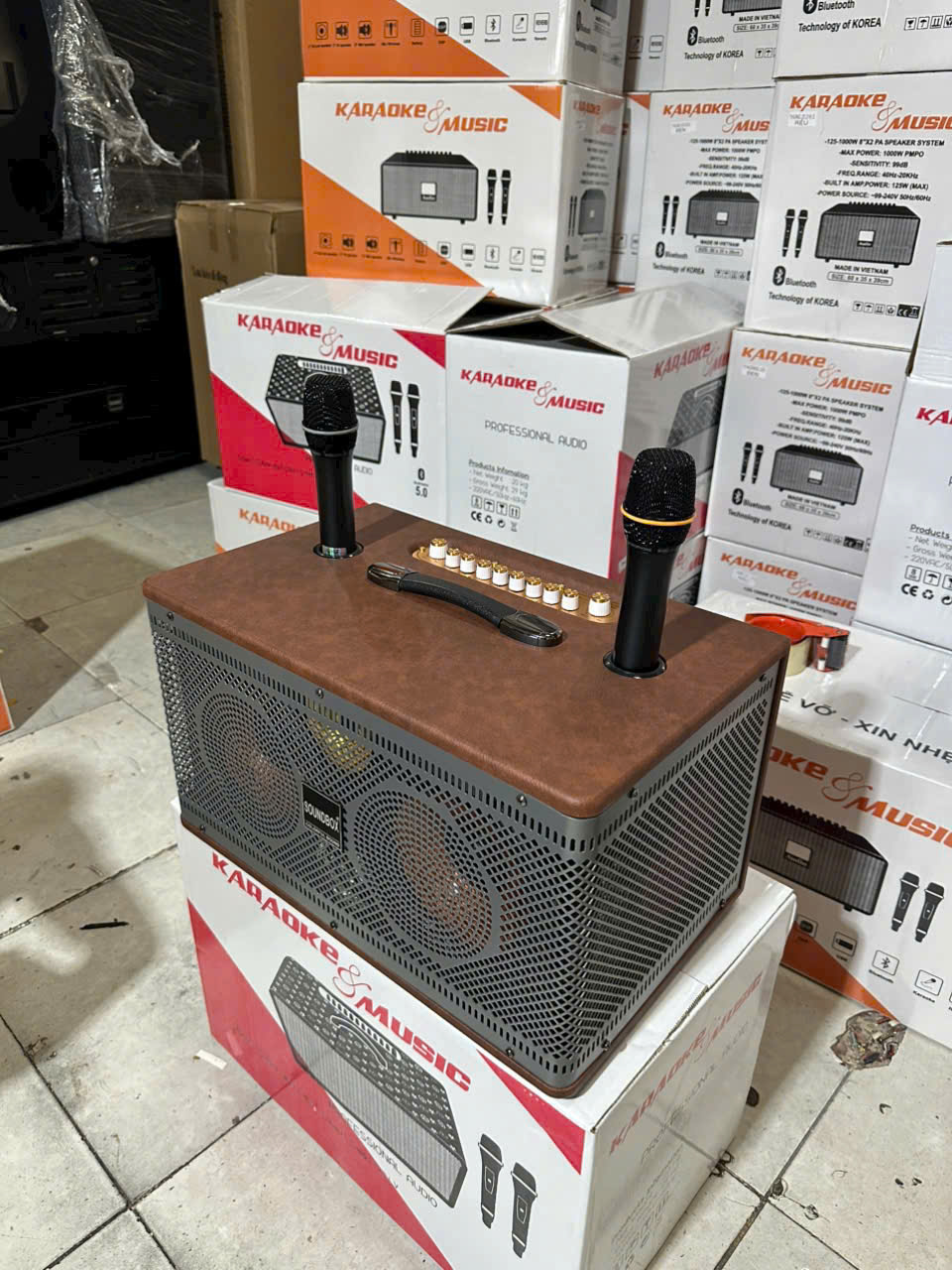 Loa bluetooth karaoke SOUNDBOX S91 bọc da cao cấp kèm 2 micro siêu hay [BH 1 Năm]