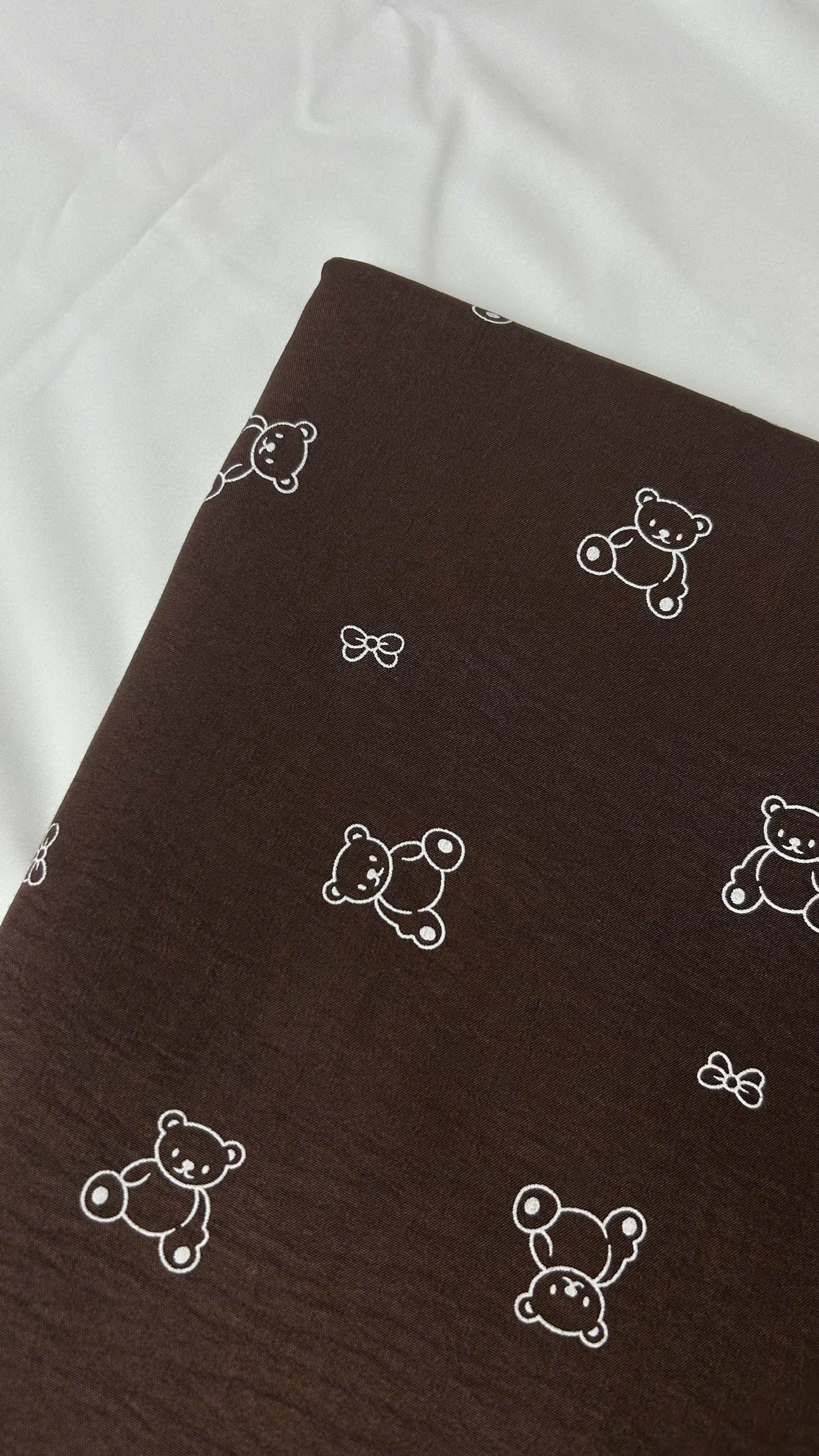 Vải Cotton hàn (đũi lạnh) in hoa, hình cute - may bộ, đầm, handmade, decor (dài 1m, khổ 1m6, vải cắt liền)