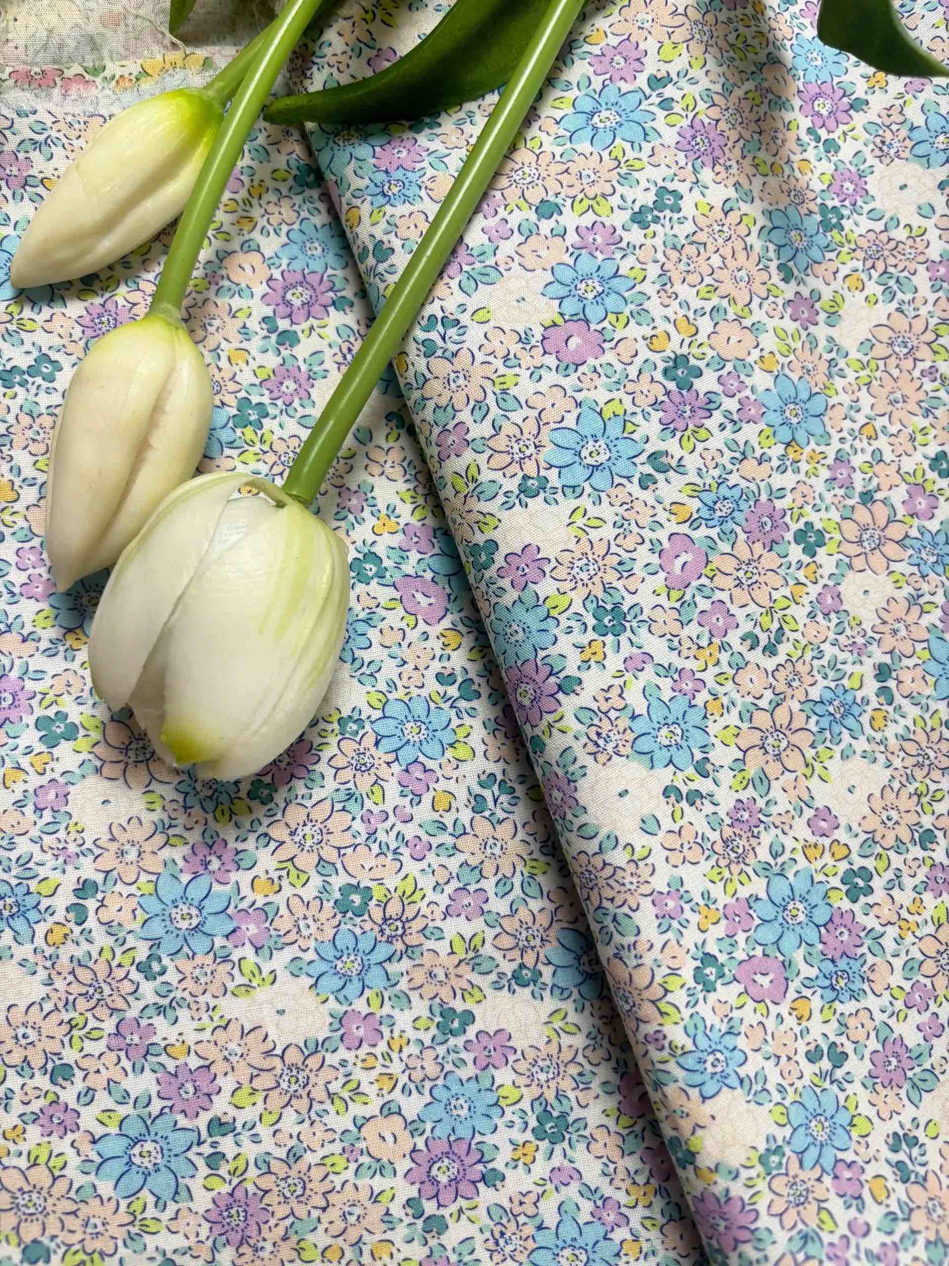 Vải Thô cotton in hoa, trái tim - may đầm, bộ, handmade, decor (dài 1m, khổ 1m45, vải cắt liền)