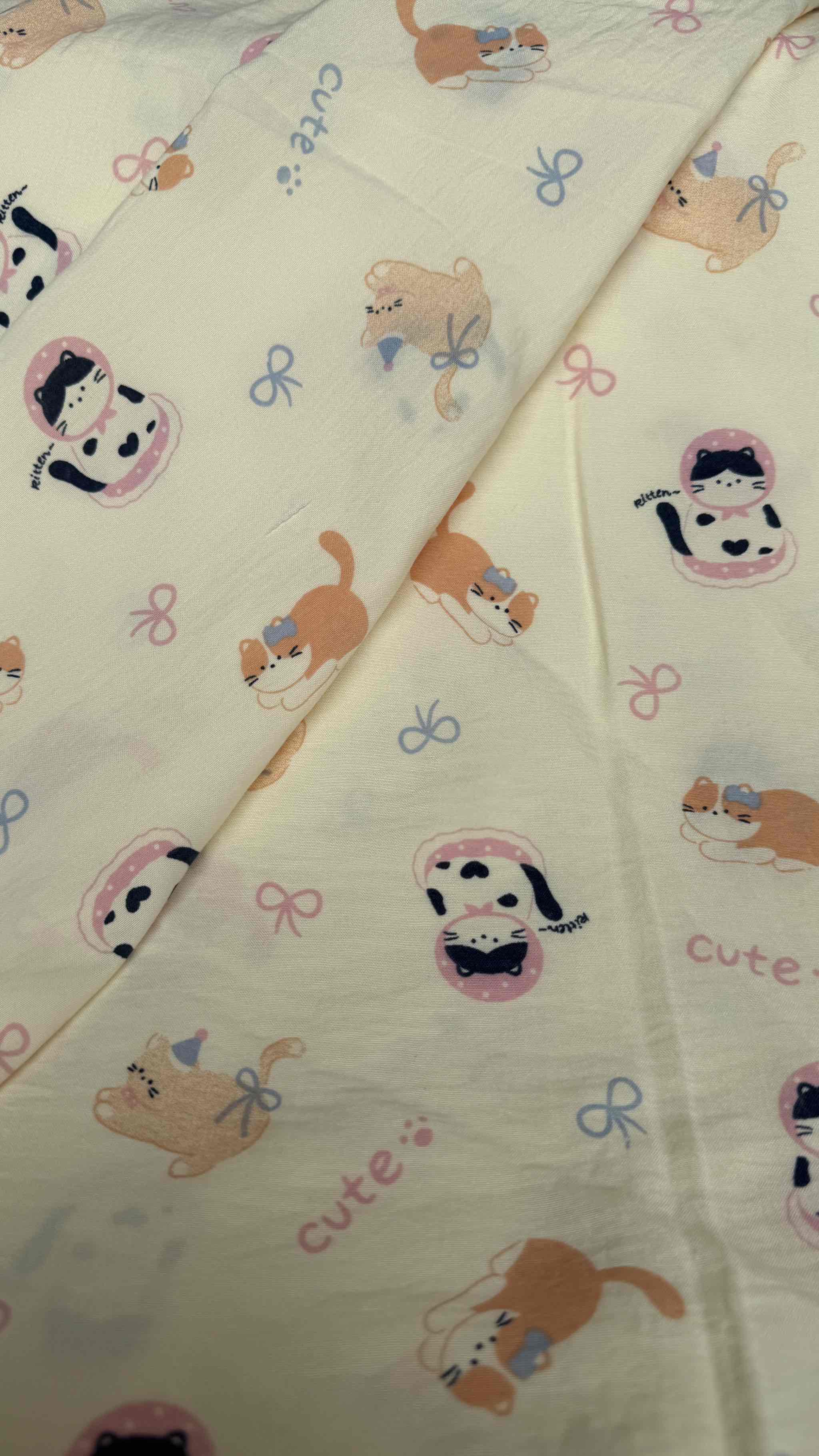 Vải Cotton hàn (đũi lạnh) in hoa, hình cute - may bộ, đầm, handmade, decor (dài 1m, khổ 1m6, vải cắt liền)