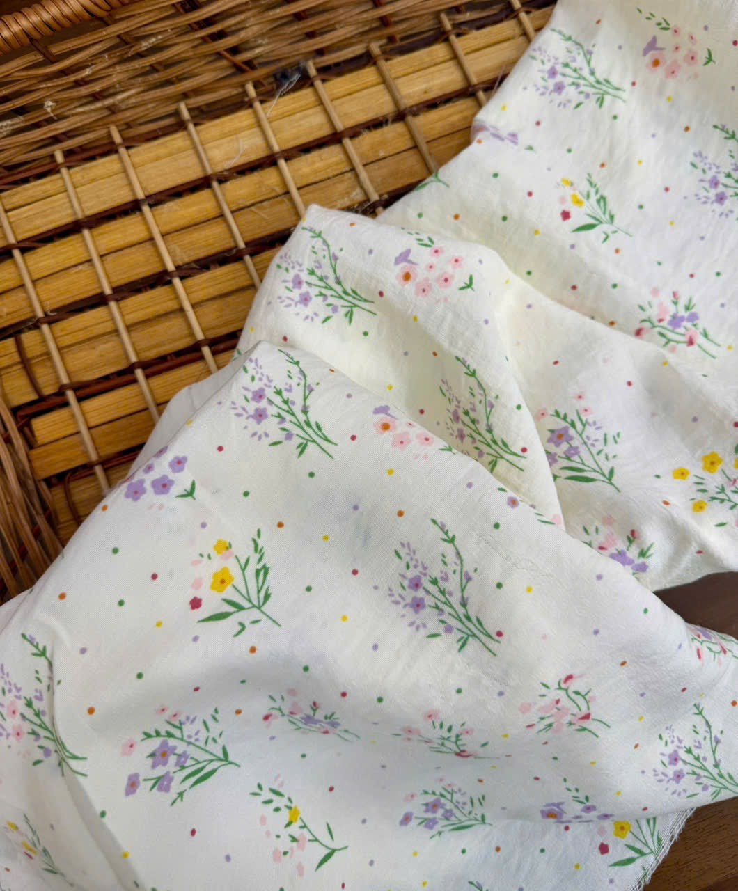 Vải Cotton hàn (đũi lạnh) in hoa, hình cute - may bộ, đầm, handmade, decor (dài 1m, khổ 1m6, vải cắt liền)