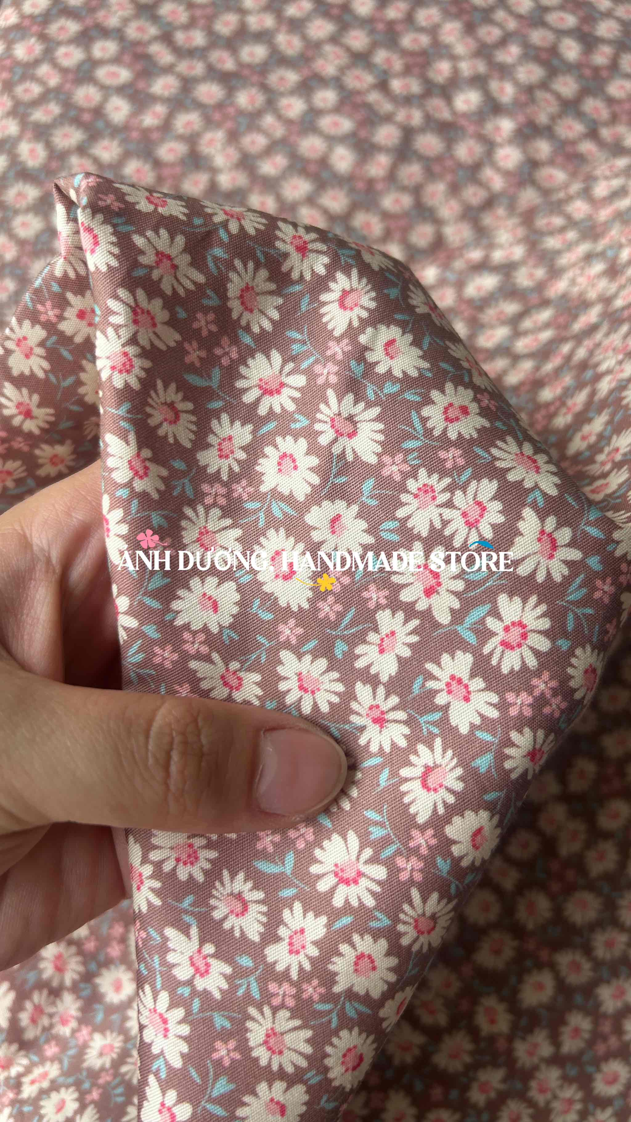 Vải thô cotton (SLx0.5m khổ 1.45m) kate lụa 3D họa tiết in hoa nhí phong phú, đa dạng, bắt mắt.