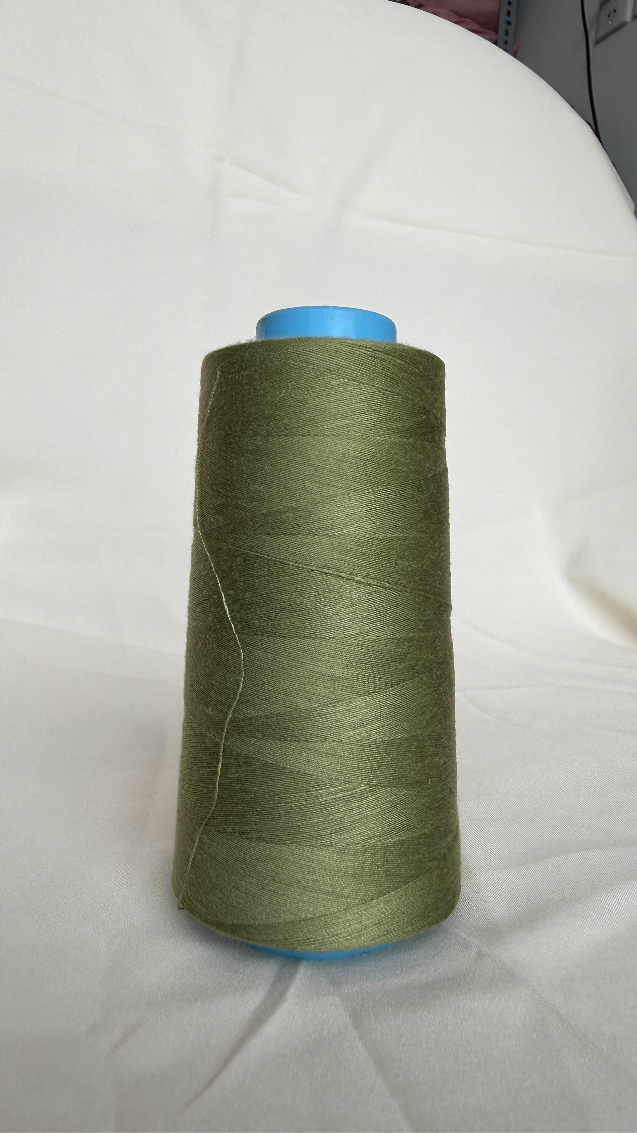 Ống chỉ may 2500m (40/2), nhiều màu.