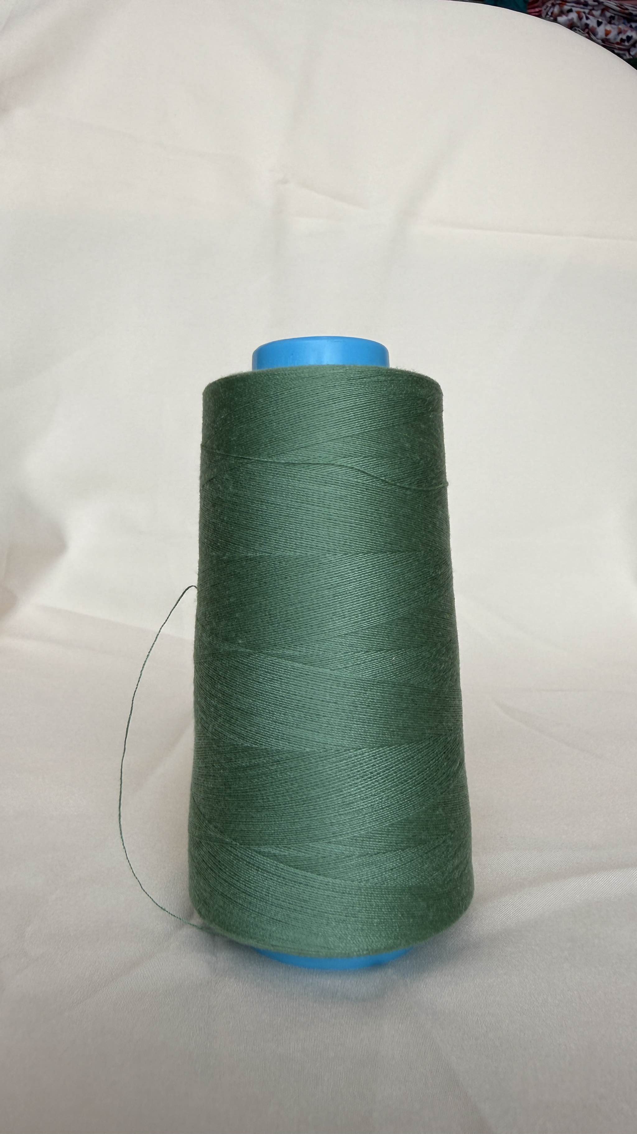 Ống chỉ may 2500m (40/2), nhiều màu.