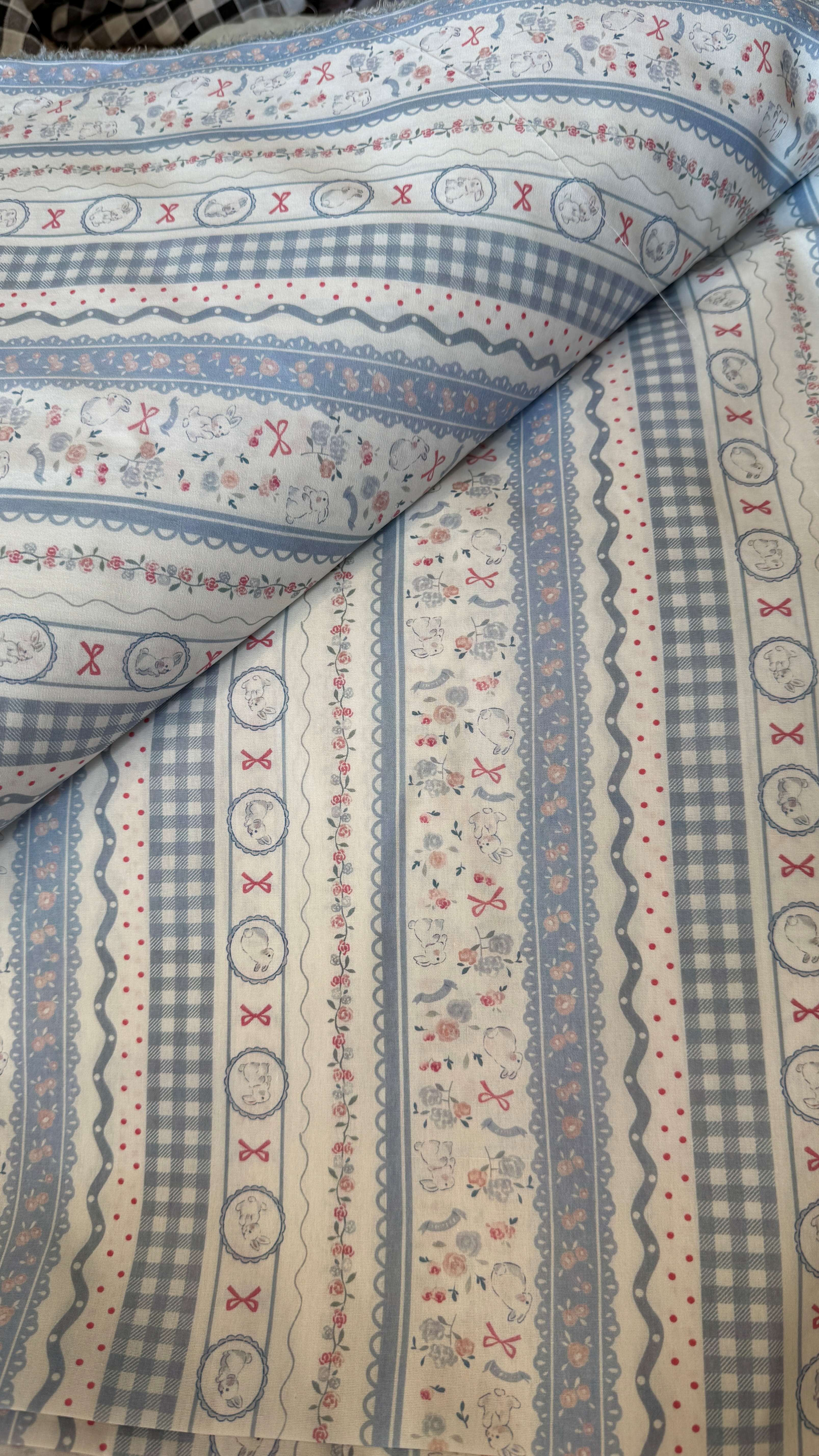 Vải thô cotton (SLx0.5m khổ 1.45m) kate lụa 3D họa tiết in hoa nhí phong phú, đa dạng, bắt mắt.