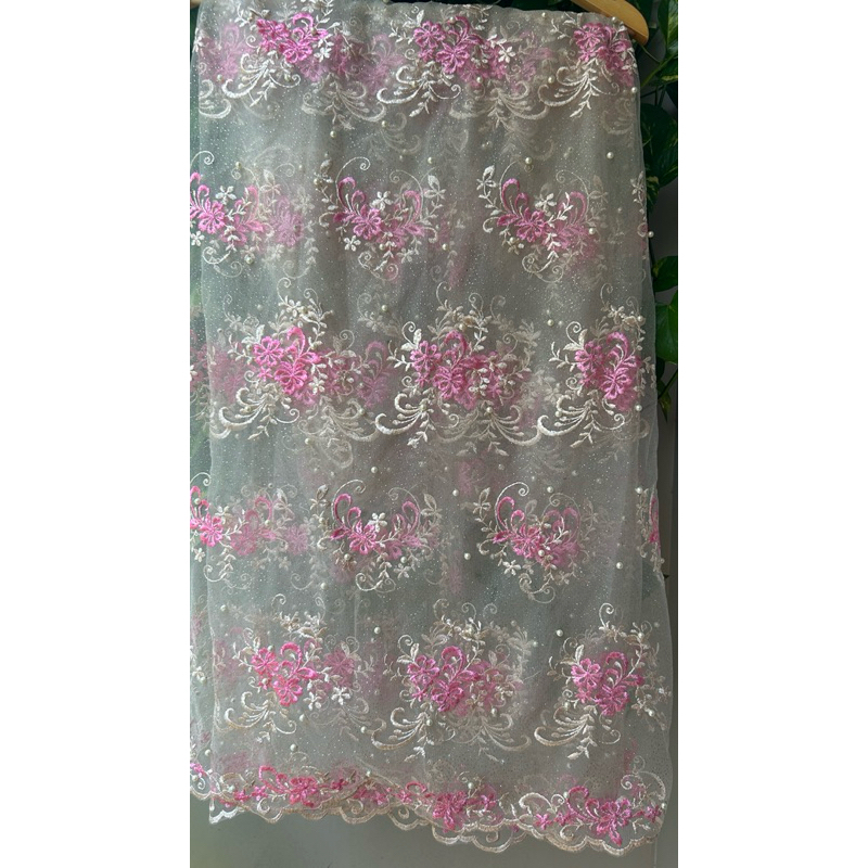 Vải Lưới (SLx0.5m khổ 1.3m) thêu hoa nhí, đính hạt châu, dính đá, viền biên, may đầm áo dài, dạ hội
