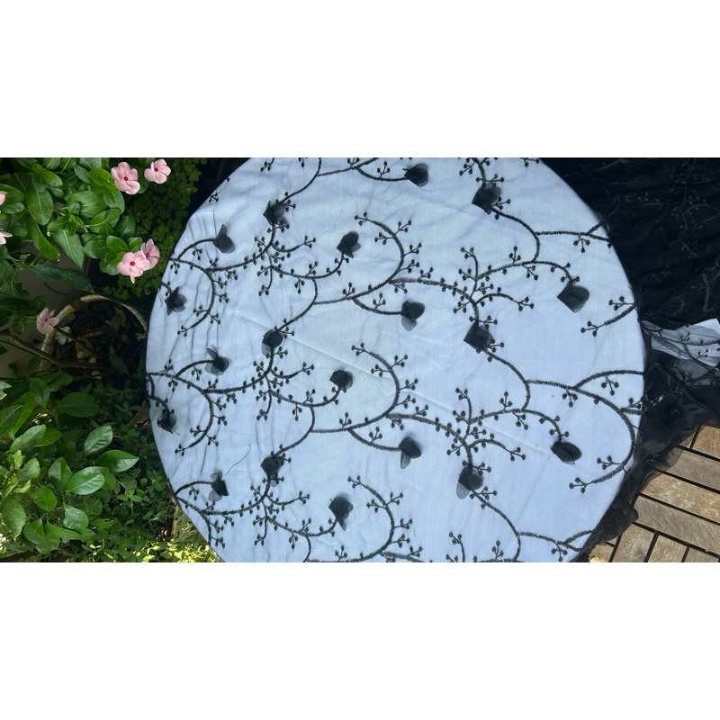 Vải Lưới (SLx0.5m khổ 1.5m) thêu hoa màu đen 3D