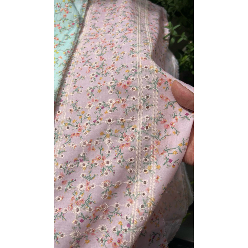 Vải boi (SLx0.5m khổ 1.45m) thêu hoa
