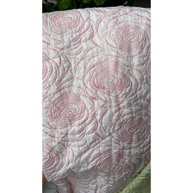 Vải Tafta (SLx0.5m khổ 1.4m) hoa hồng dập nổi