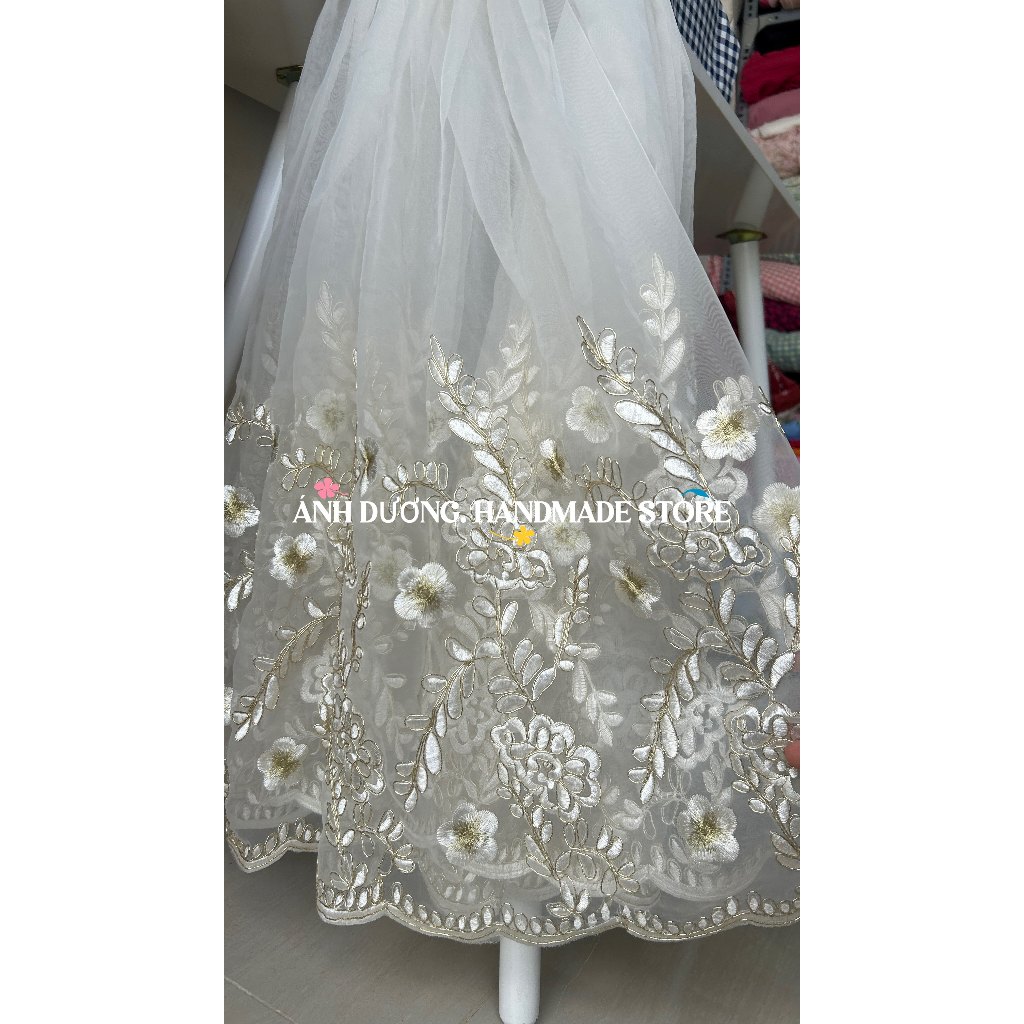 Vải voan kính (SLx0.5m khổ 0.5m) thêu hoa chân bông hai đầu.