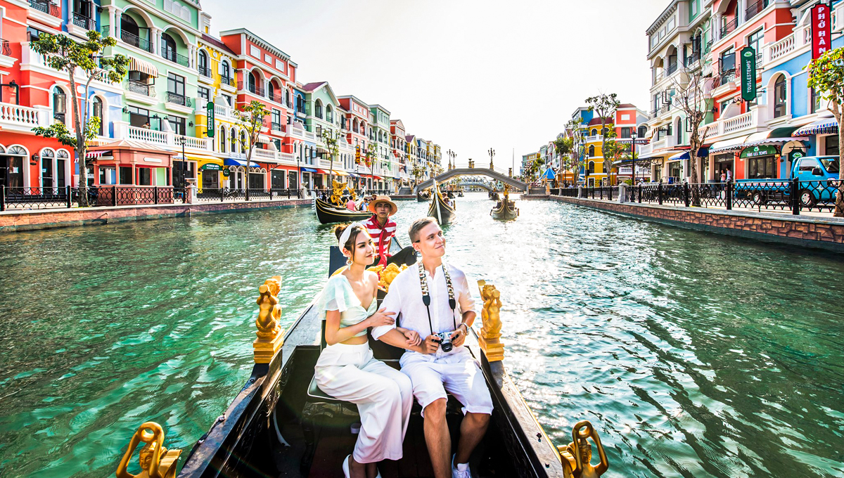 TOUR DU LỊCH PHÚ QUỐC - 3 ĐẢO - VINWONDER - SAFARI - GRANDWORD 3 NGÀY 2 ĐÊM - TẶNG CHỤP HÌNH FLYCAM