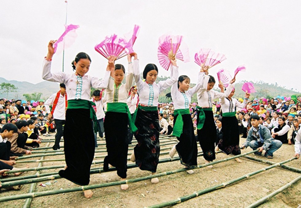 ĐIỆN BIÊN – MỘC CHÂU – TÀ XÙA – SĂN MÂY – SỐNG LƯNG KHỦNG LONG – SƠN LA - 5 NGÀY 4 ĐÊM