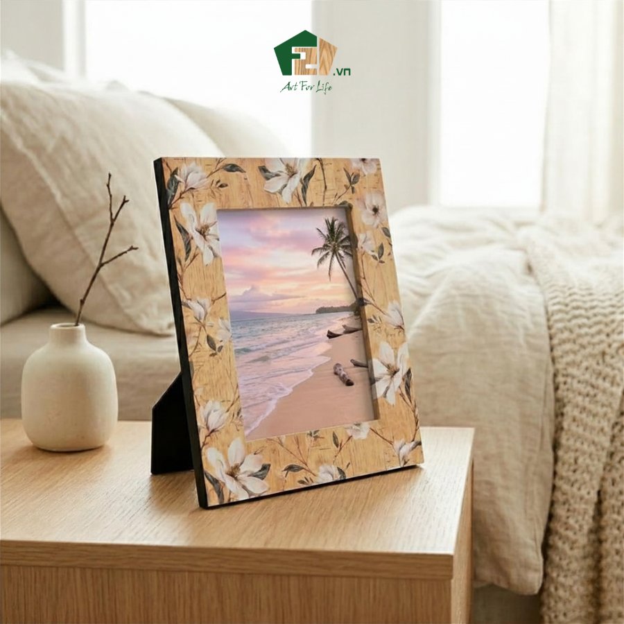 Trang trí phòng ngủ thêm ấm cúng với khung ảnh họa tiết