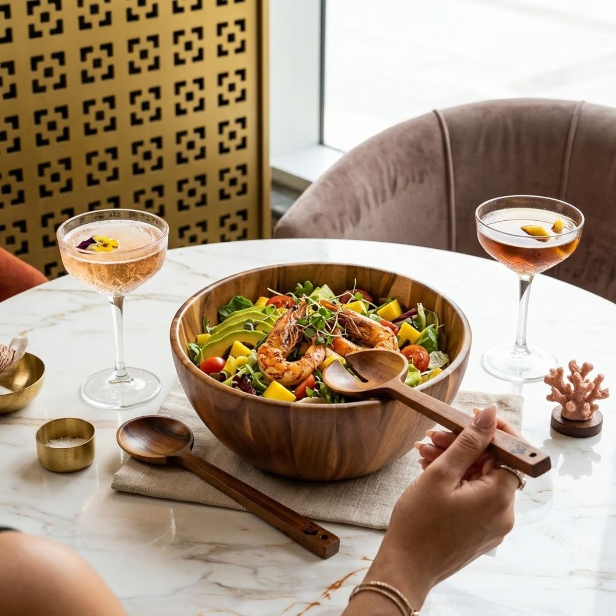 Tô gỗ salad tôm