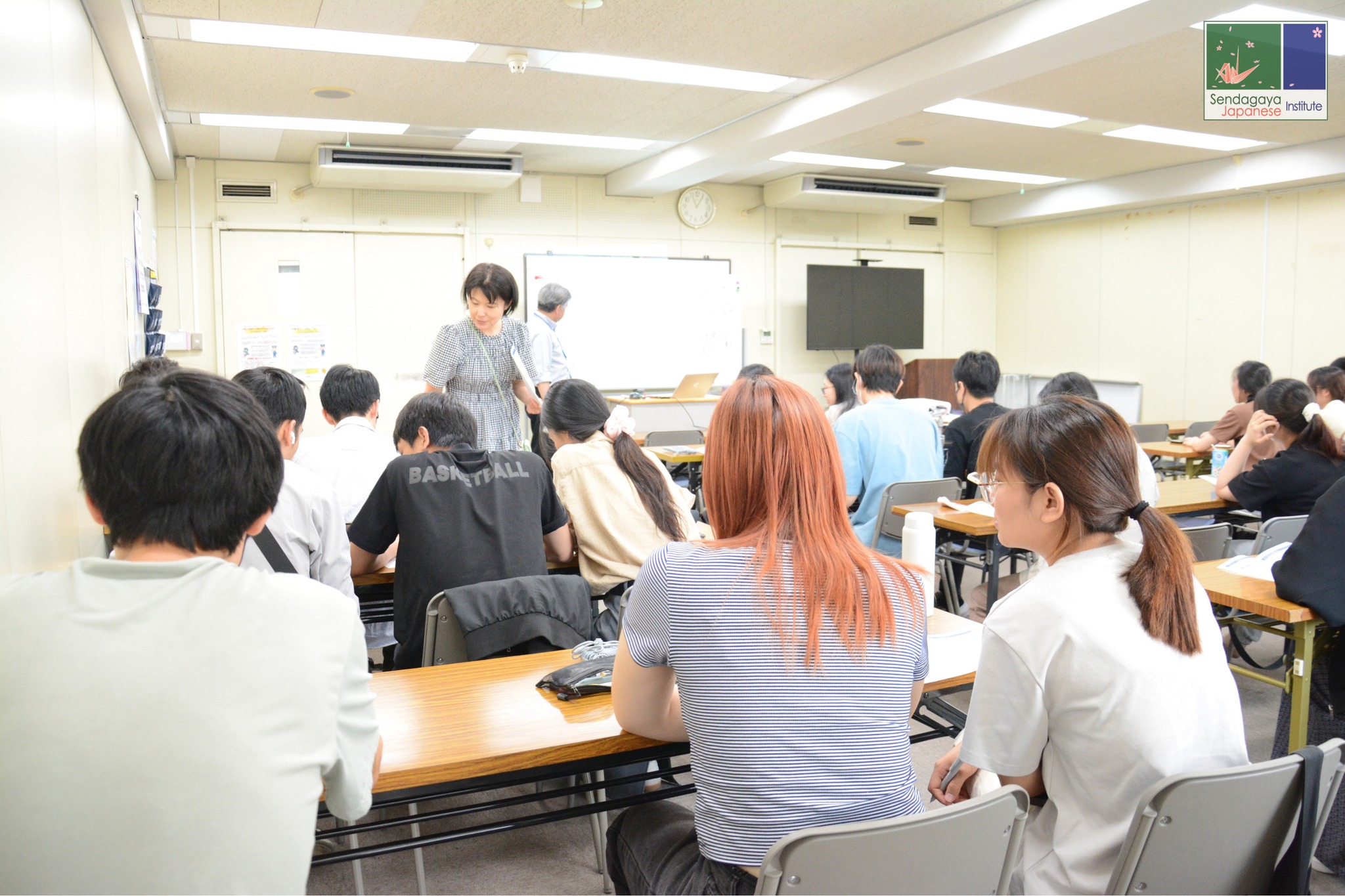 Lop hoc luyen thi EJU va JLPT tai Nhat ngu Sendagaya