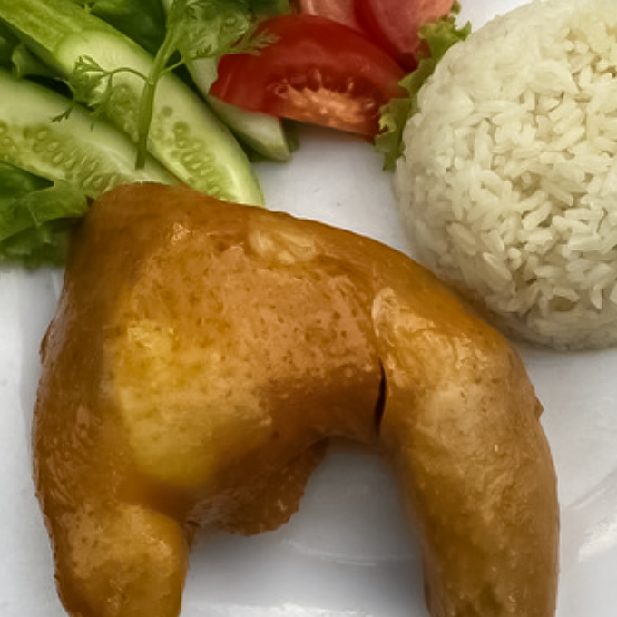 Cơm gà xối mỡ Hoàng Ký – Hương vị vàng giòn níu chân thực khách Sài Gòn