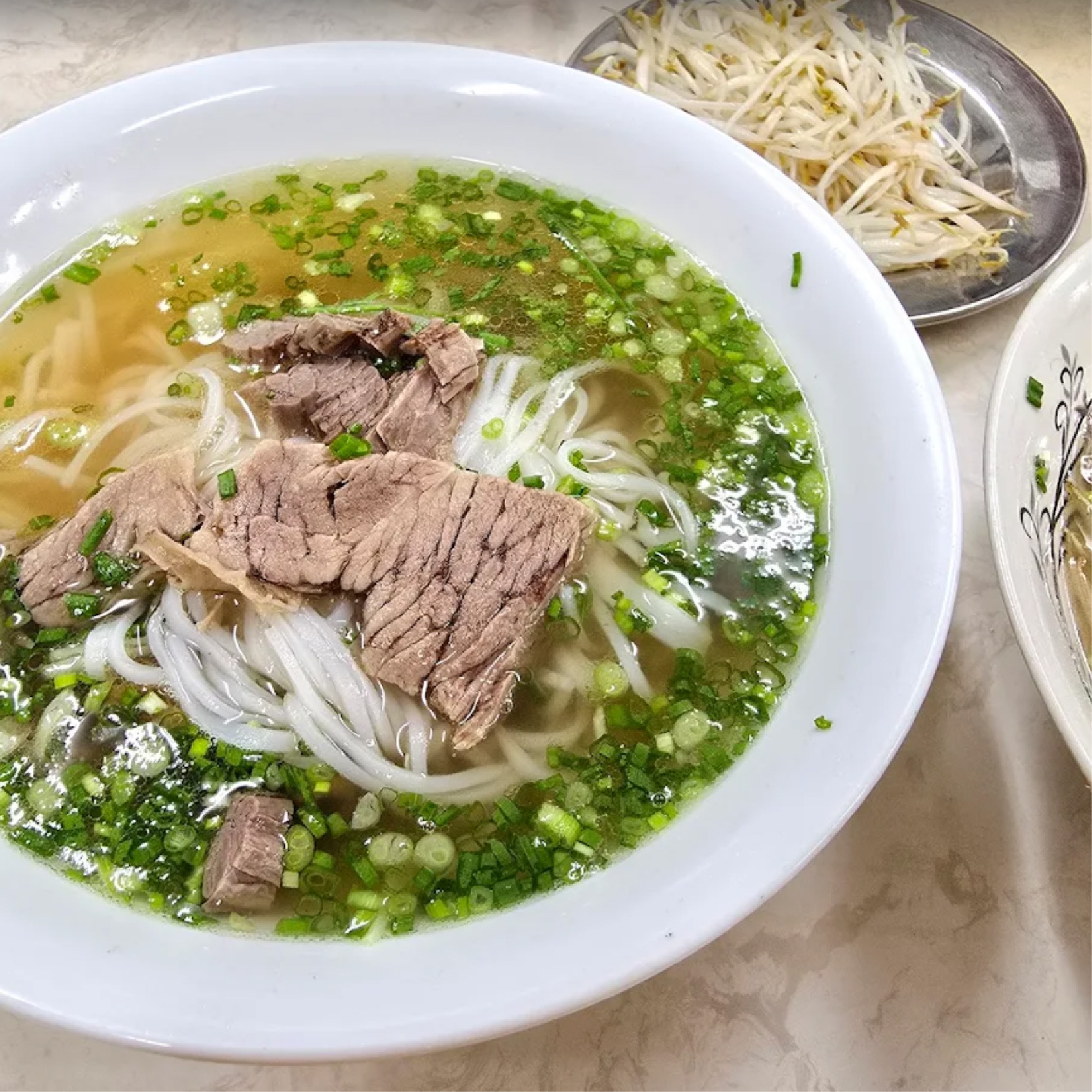 Top Những Quán Phở Nổi Tiếng Nhất Sài Gòn – Hương Vị Việt Giữa Lòng Thành Phố