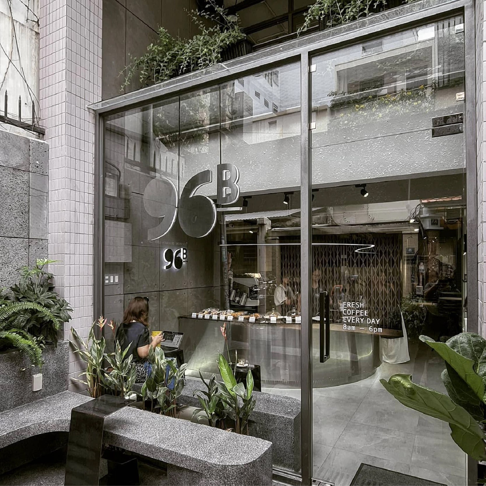 96B Cafe & Roastery – Mang đi sự tỉnh táo, giữ lại dư vị khó quên giữa lòng Sài Gòn