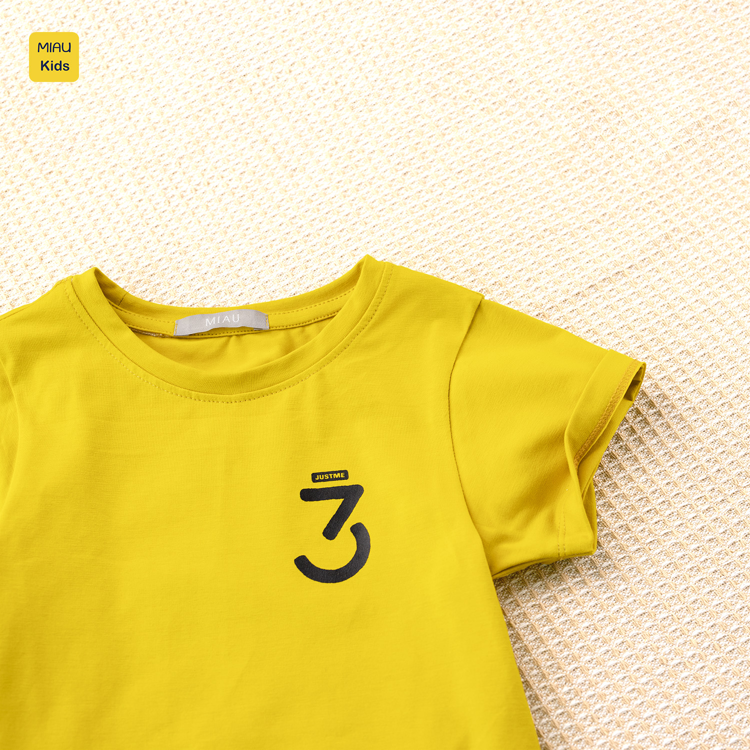 Áo thun bé trai hoạ tiết logo số 3 trước sau phong cách thời trang, chất thun cotton mát mịn cho bé mặc đi học đi chơi