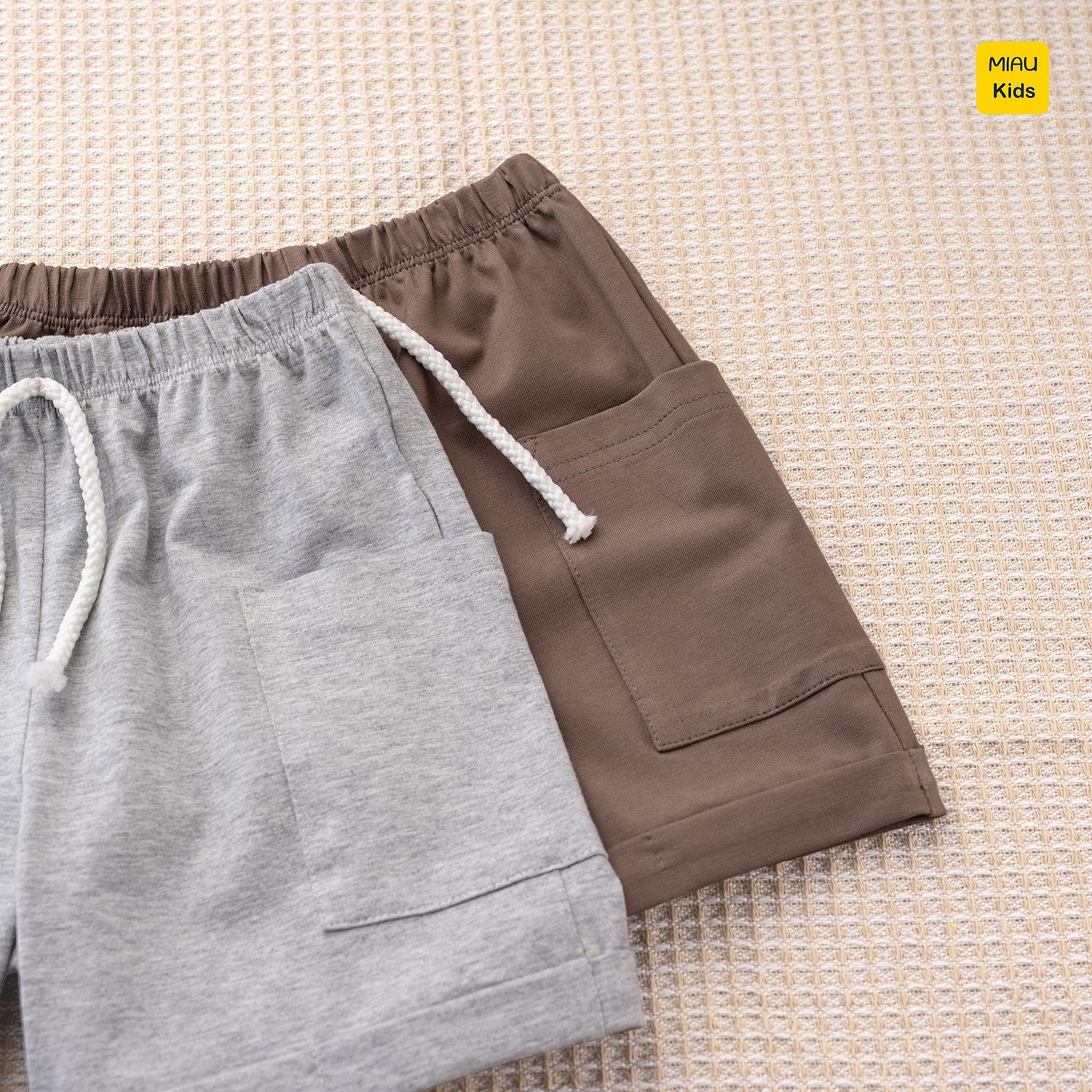 Quần đùi cho bé phối túi hộp 2 bên dễ thương cá tính, phong cách hàn quốc, thun cotton mát mịn cho bé mặc nhà mặc đi học