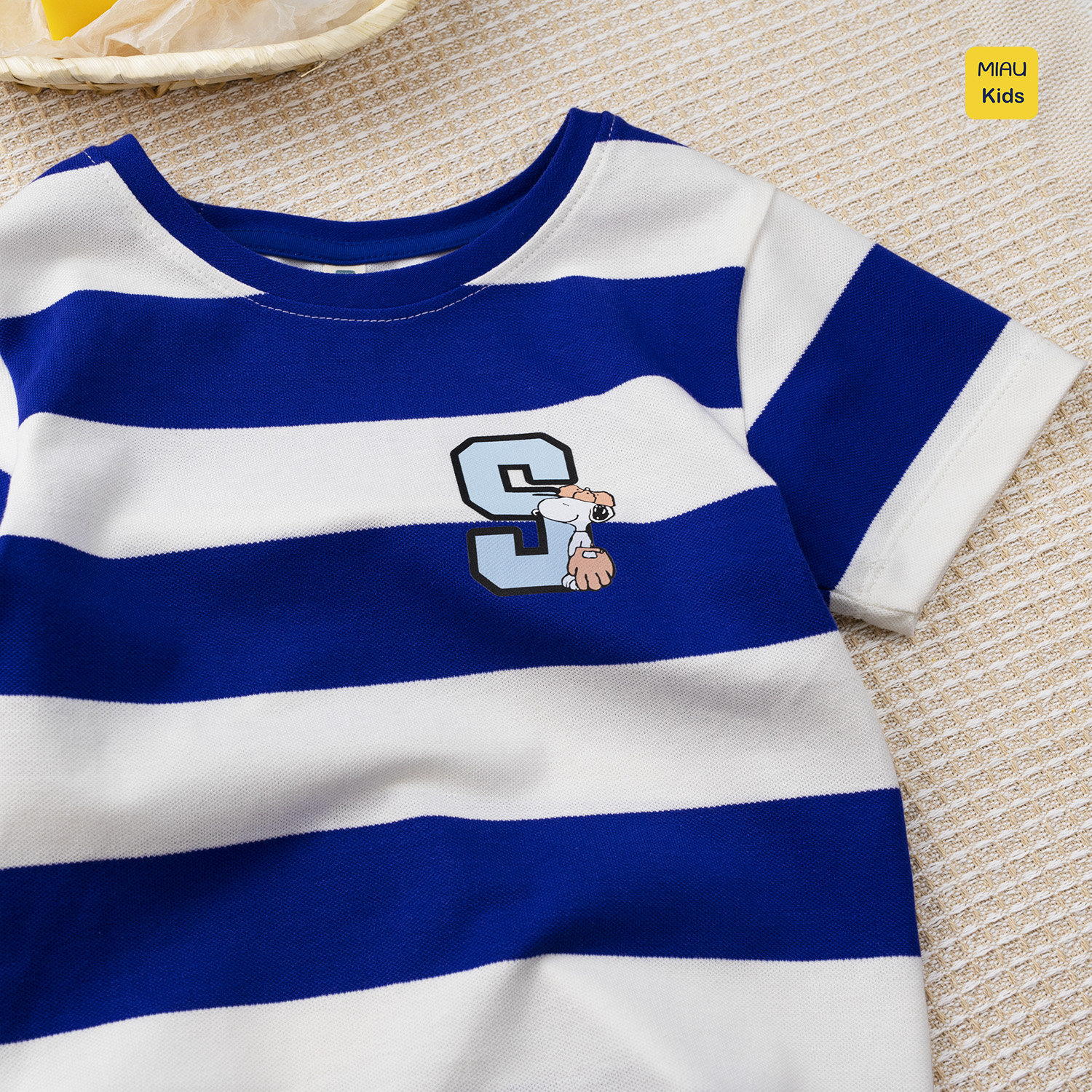 Áo thun sọc cho bé trai in hình chú chó Snoopy dễ thương, chất thun cotton tổ ong thoáng mát cho bé mặc đi học đi chơi
