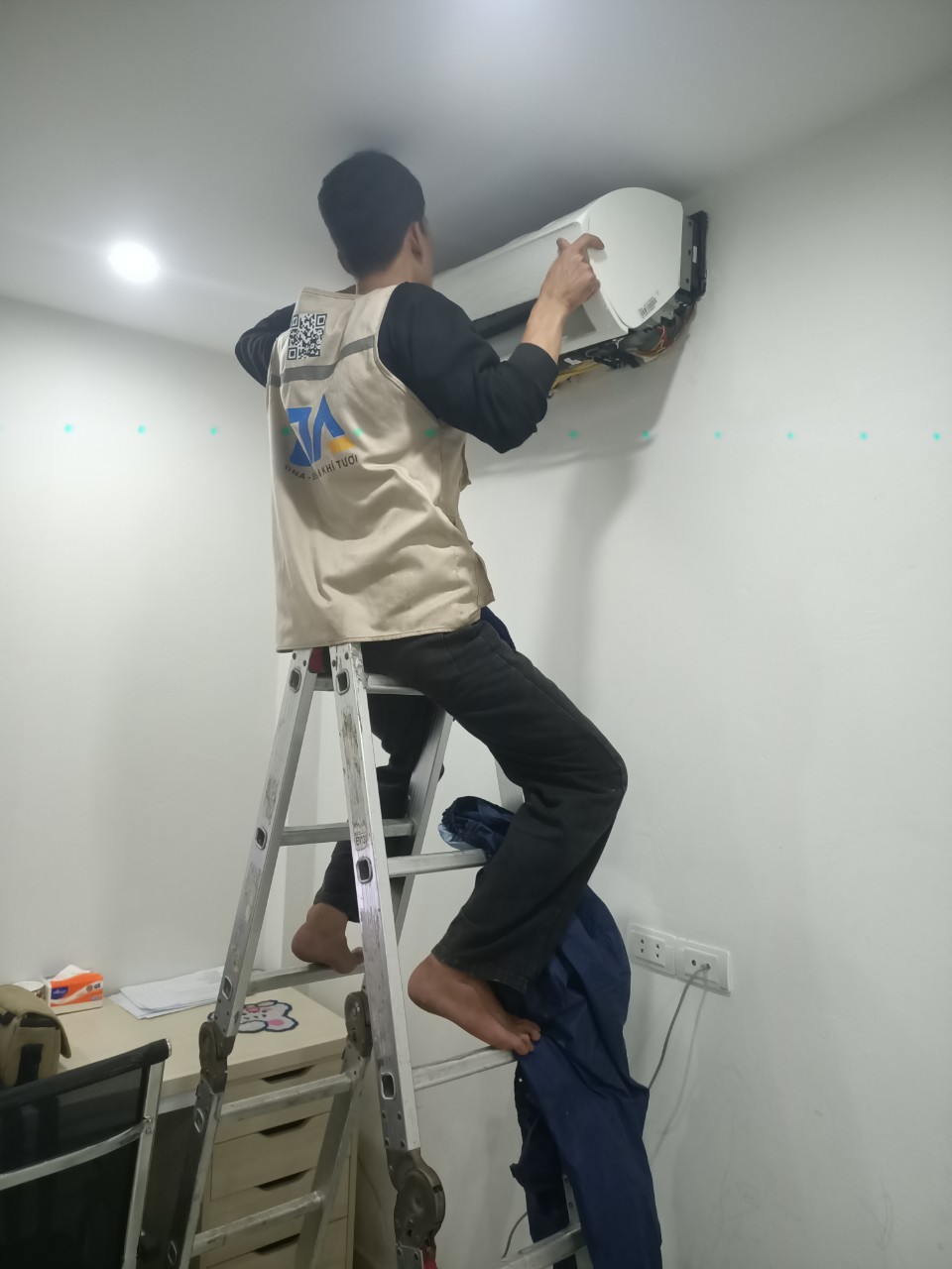 Thu Mua Điều Hòa Cũ Tại Nhà Giá Cao – Dịch Vụ Uy Tín Của Cơ Điện Lạnh DNA