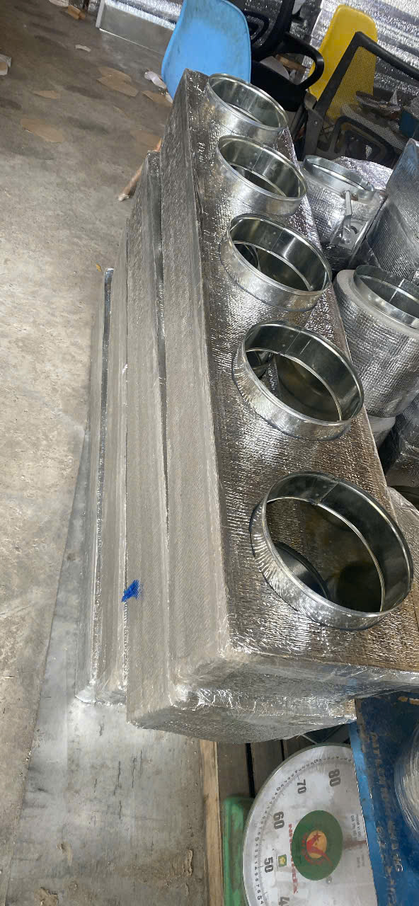 Côn Đầu Máy Cho Điều Hoà Âm Trần Nối Ống Gió
