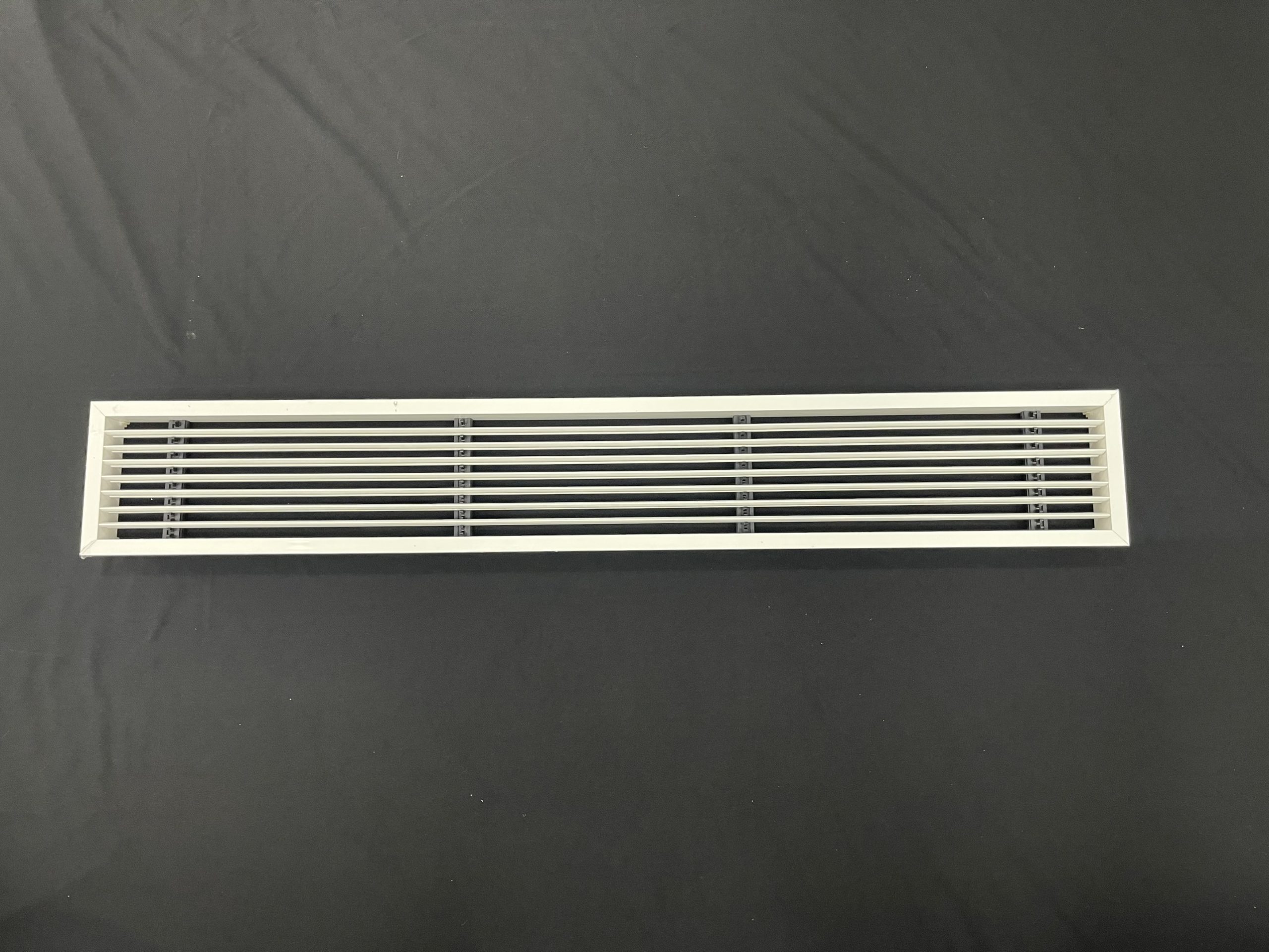 Cửa Gió STANDARD  Khung Viền 15mm Màu Trắng, Nan Bầu Dục