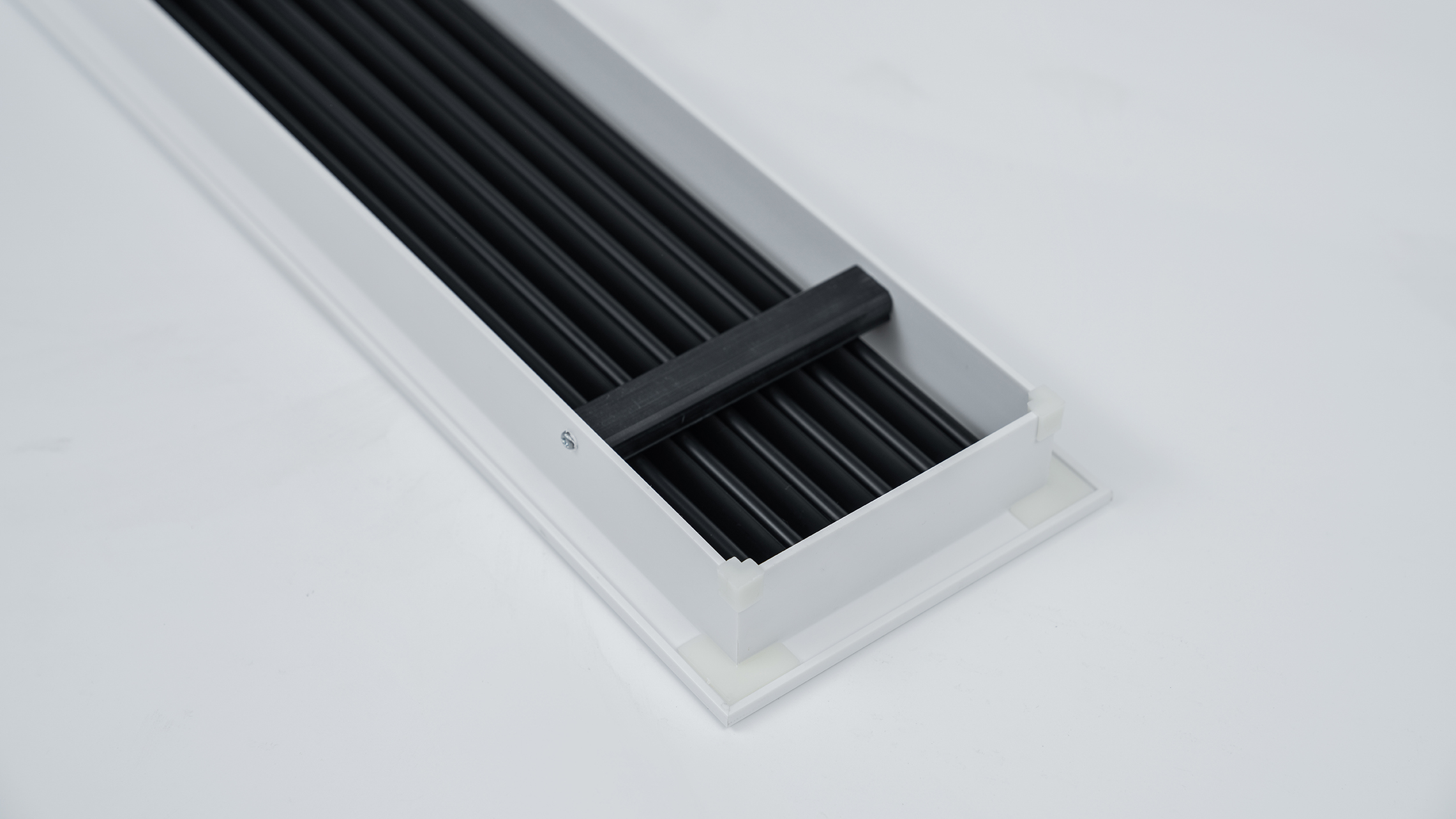 Cửa gió ECO khung viền 15mm màu trắng, nan phối 2 màu trắng đen