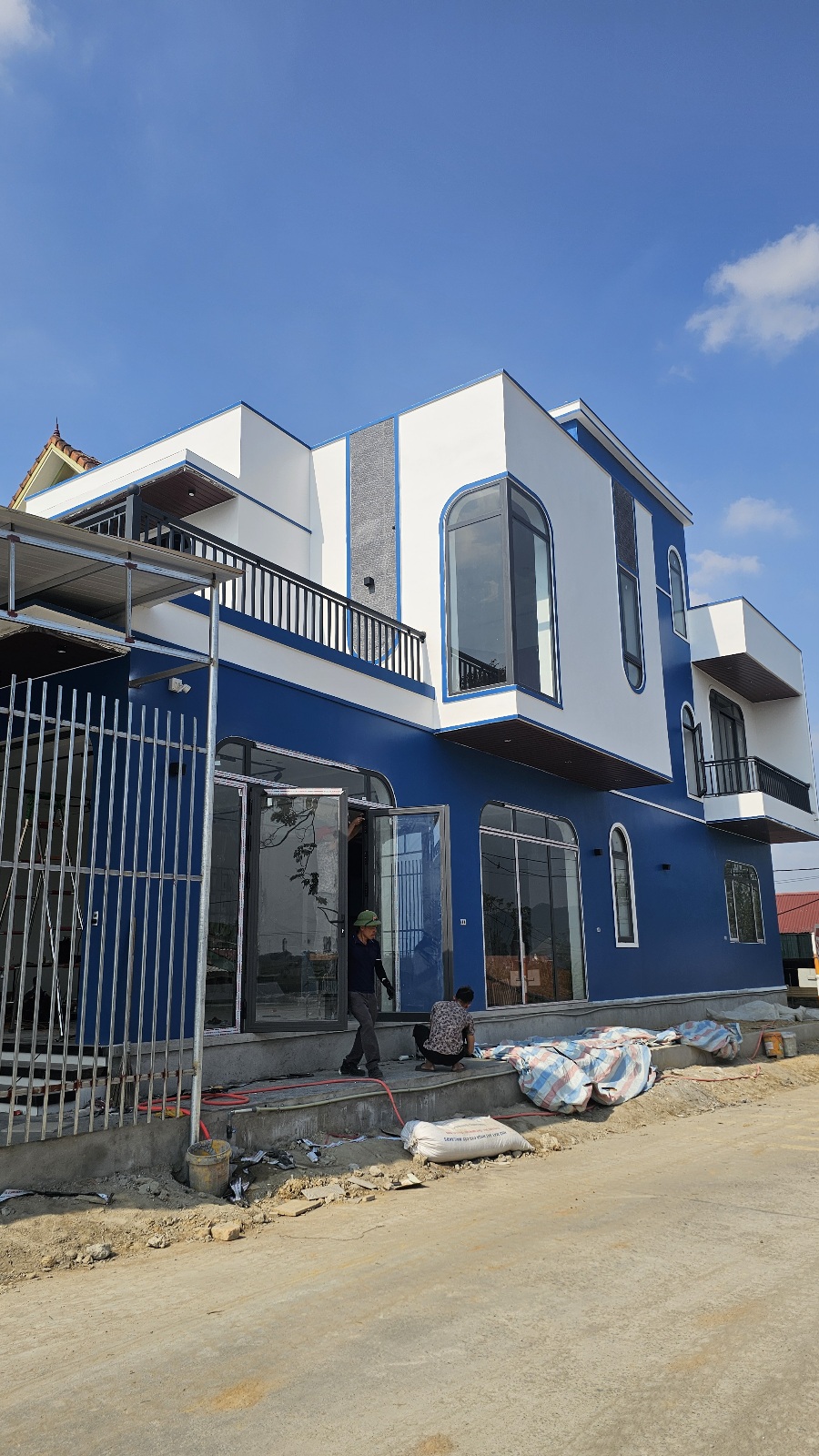 Cửa Nhôm Vòm Hệ Xingfa Màu Metanic Tại Nghệ An – Hà Tĩnh | JBHOME