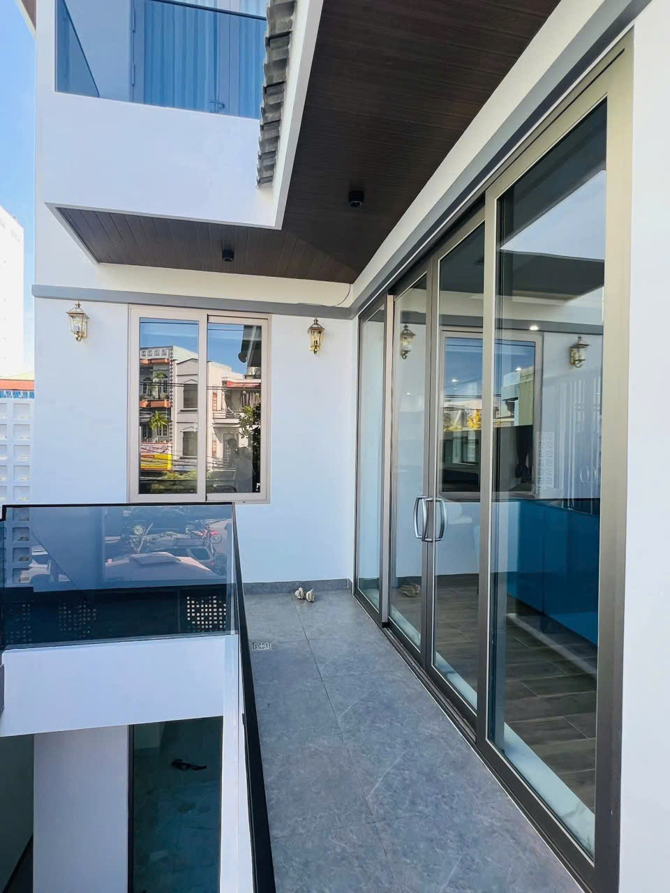 Thi công cửa nhôm Xingfa Class A Anode cao cấp tại Nghệ An