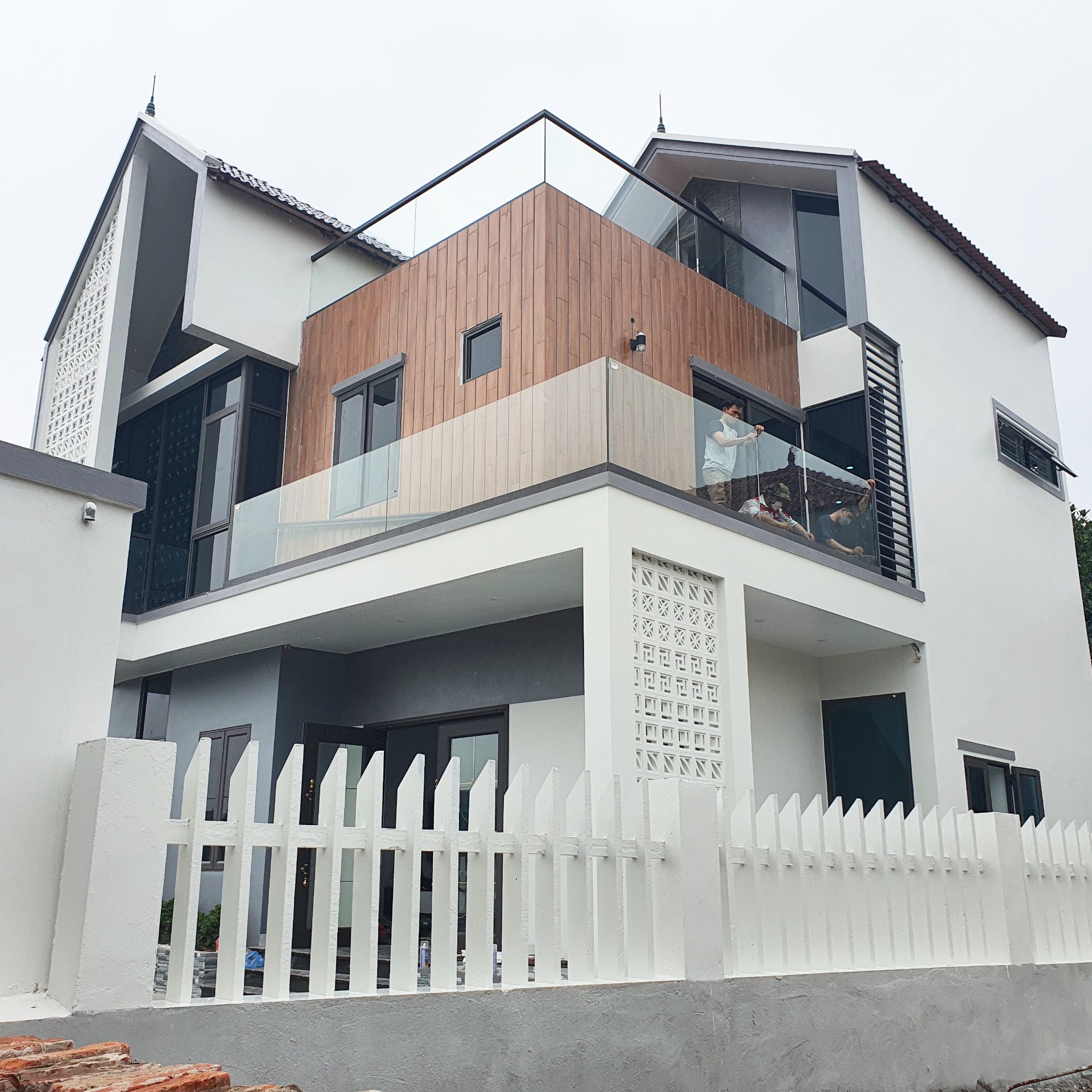 Vách kính mặt dựng Xingfa