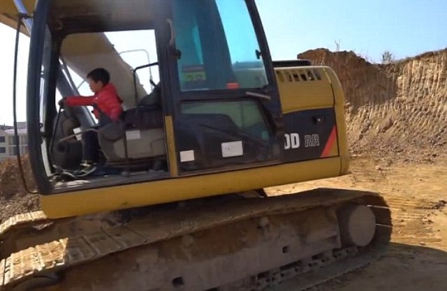 Khám Phá Mức Lương Của Lái Máy Xúc: Thực Trạng và Xu Hướng