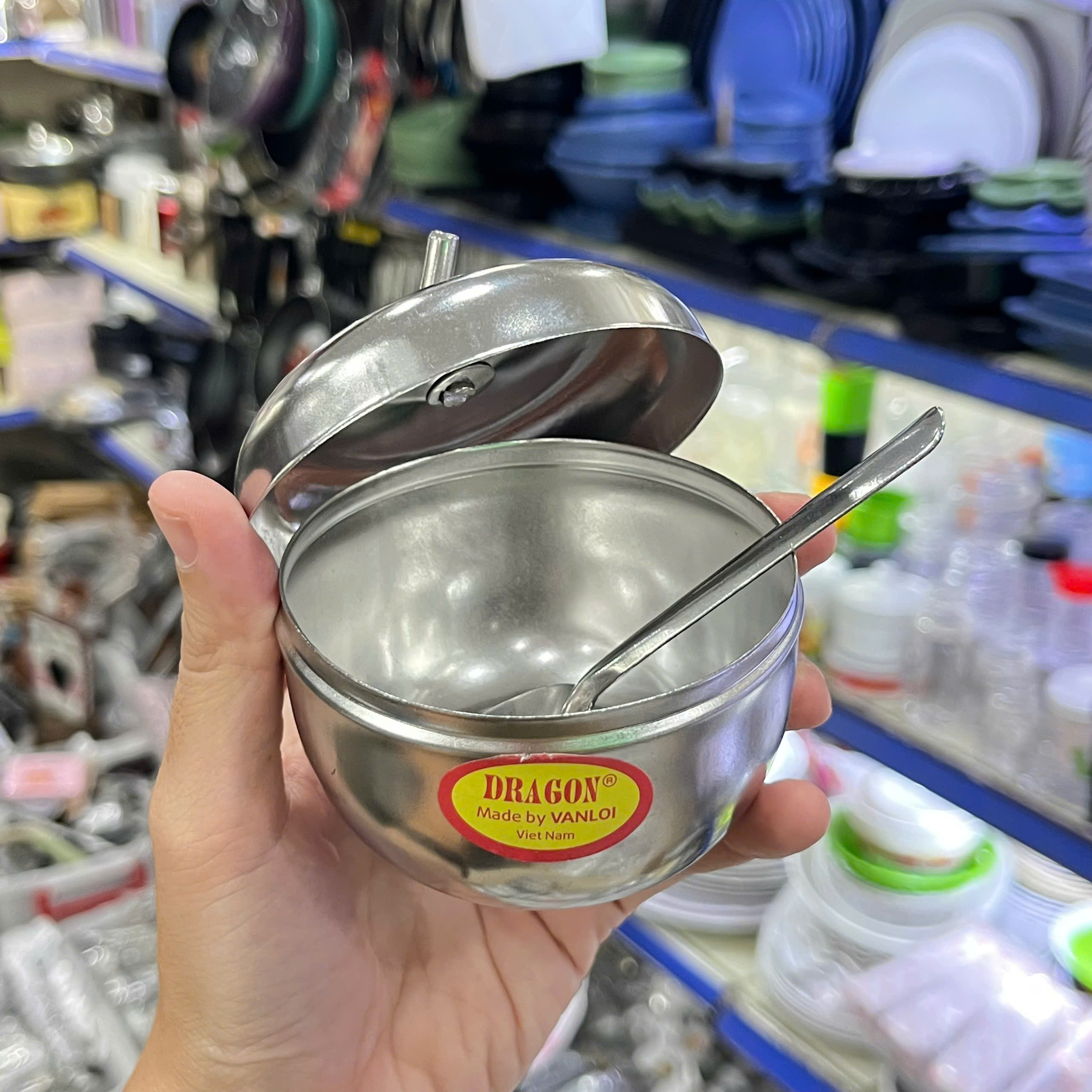 Hủ Đựng Gia Vị Inox Hình Táo Kèm Muỗng - Dragon Vạn Lợi