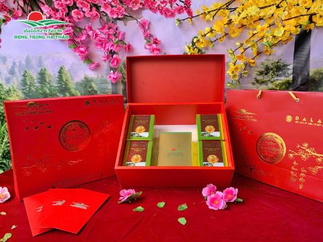 [COMBO] Xuân Tửu Cát Tường Dalanewfarm (1 Rượu ĐTHT 350ml + 1 Hồng Treo Gió 150g + 1 Trà Mix Vị hộp 3 gói + 1 Trà ĐTHT Atiso 10 gói + 1 Trà ĐTHT 10 gói )