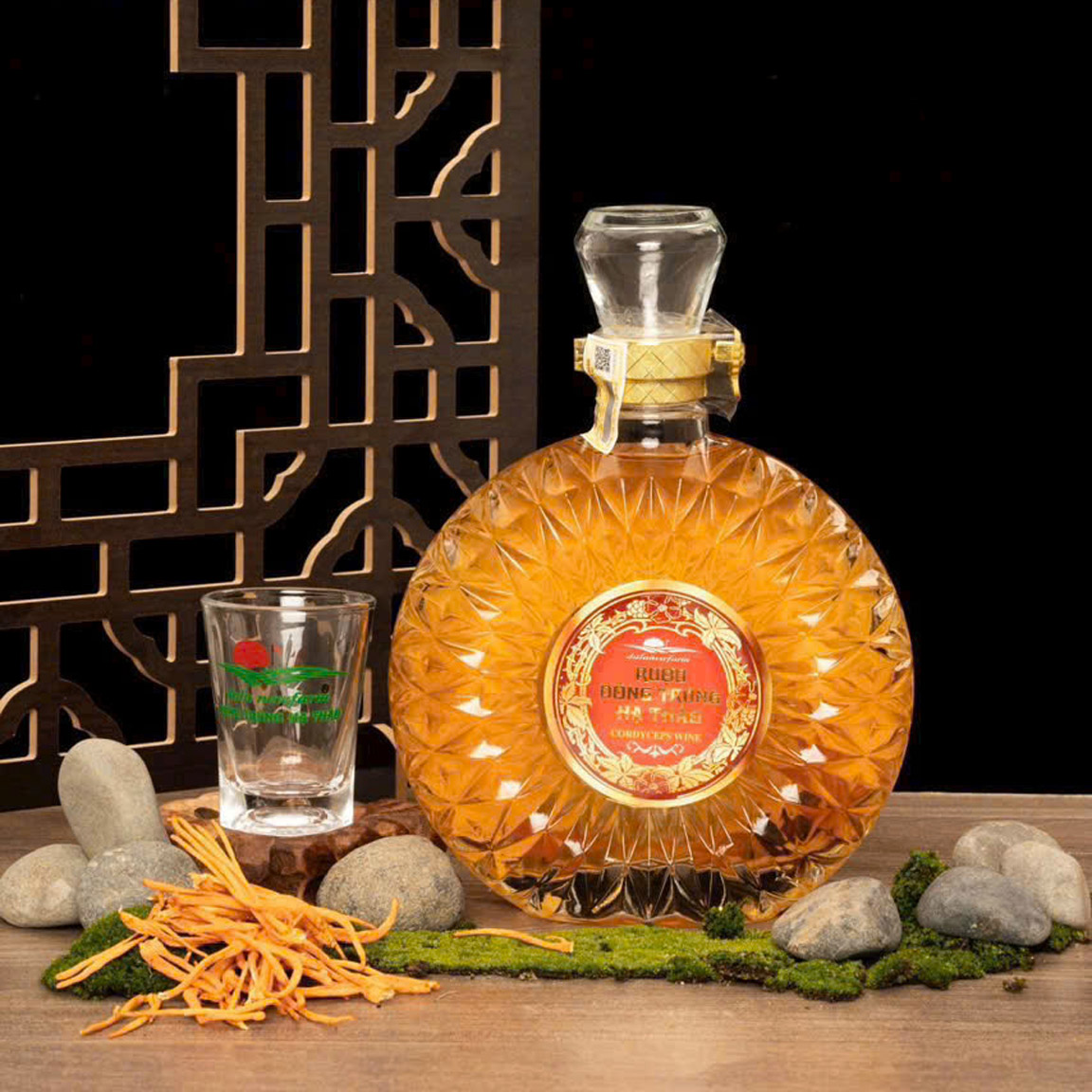 Rượu đông trùng hạ thảo XO