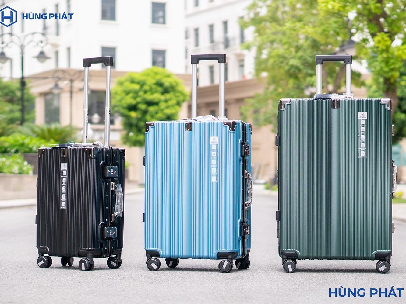 [Size 24] Vali khung nhôm HÙNG PHÁT 6008 Nhựa PC Khóa Sập Có Khay Để Cốc Móc Treo Tiện Lợi