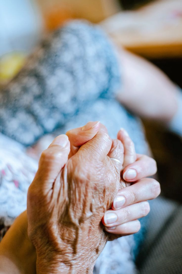 Những bệnh lý người cao tuổi dễ mắc khi trời lạnh và dấu hiệu cảnh báo không nên bỏ qua