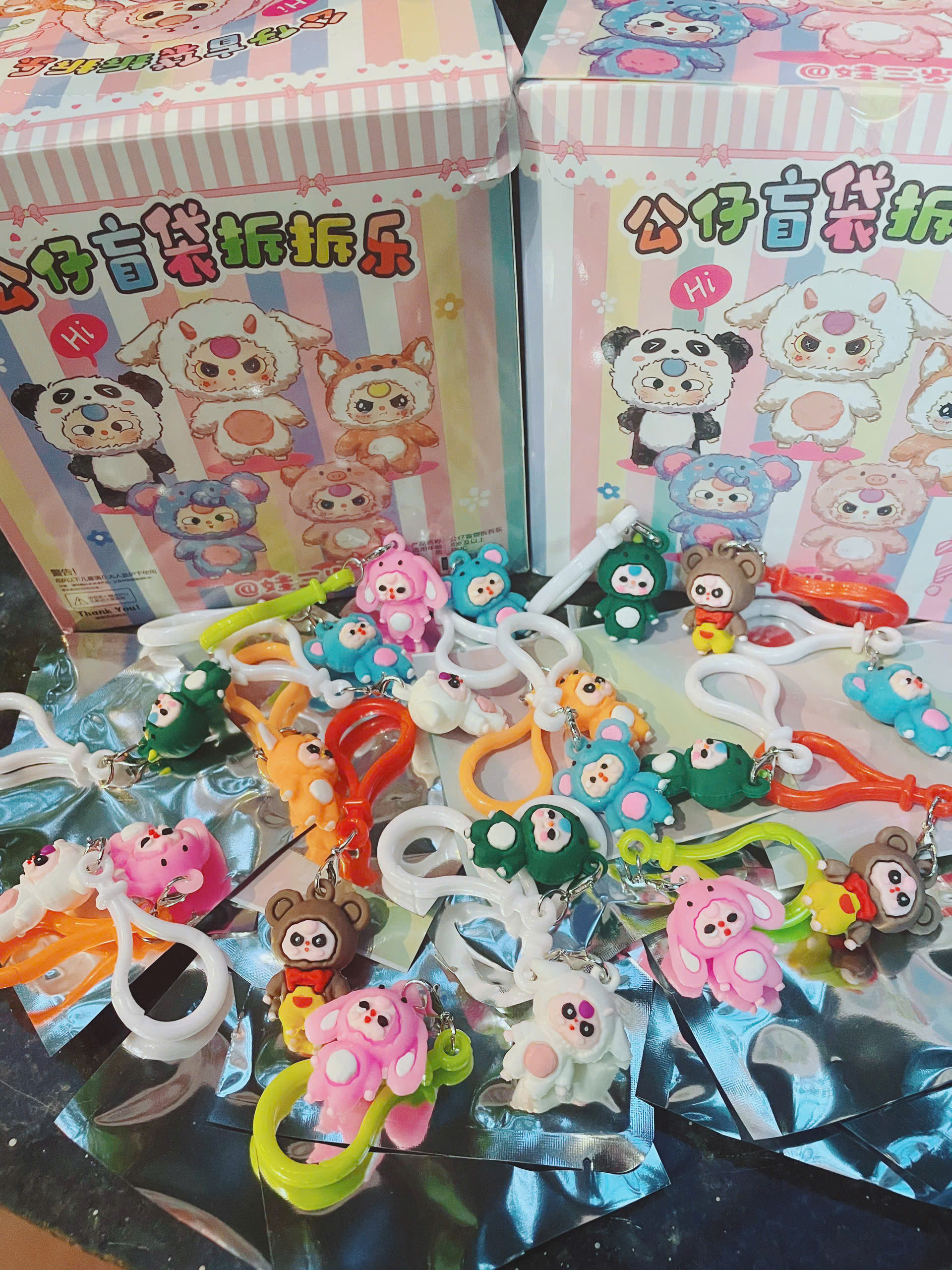 (Size 3,5-4cm) Hộp 32 túi mù kuromi, capybara, labubu dễ thương cho bé, túi mù theo chủ đề có thể tái sử dụng nhiều lần