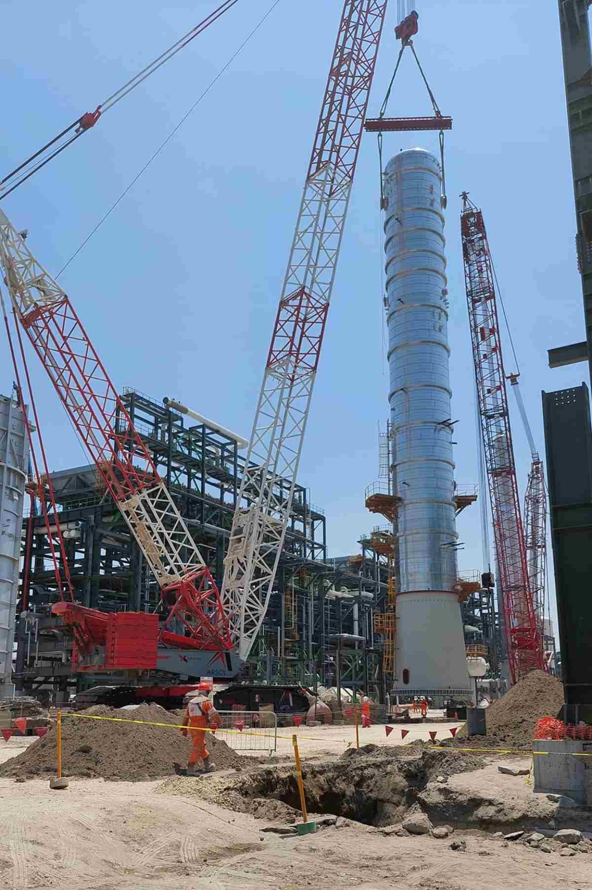 Cẩu bánh xích là gì? Ưu và nhược điểm của cẩu bánh xích.