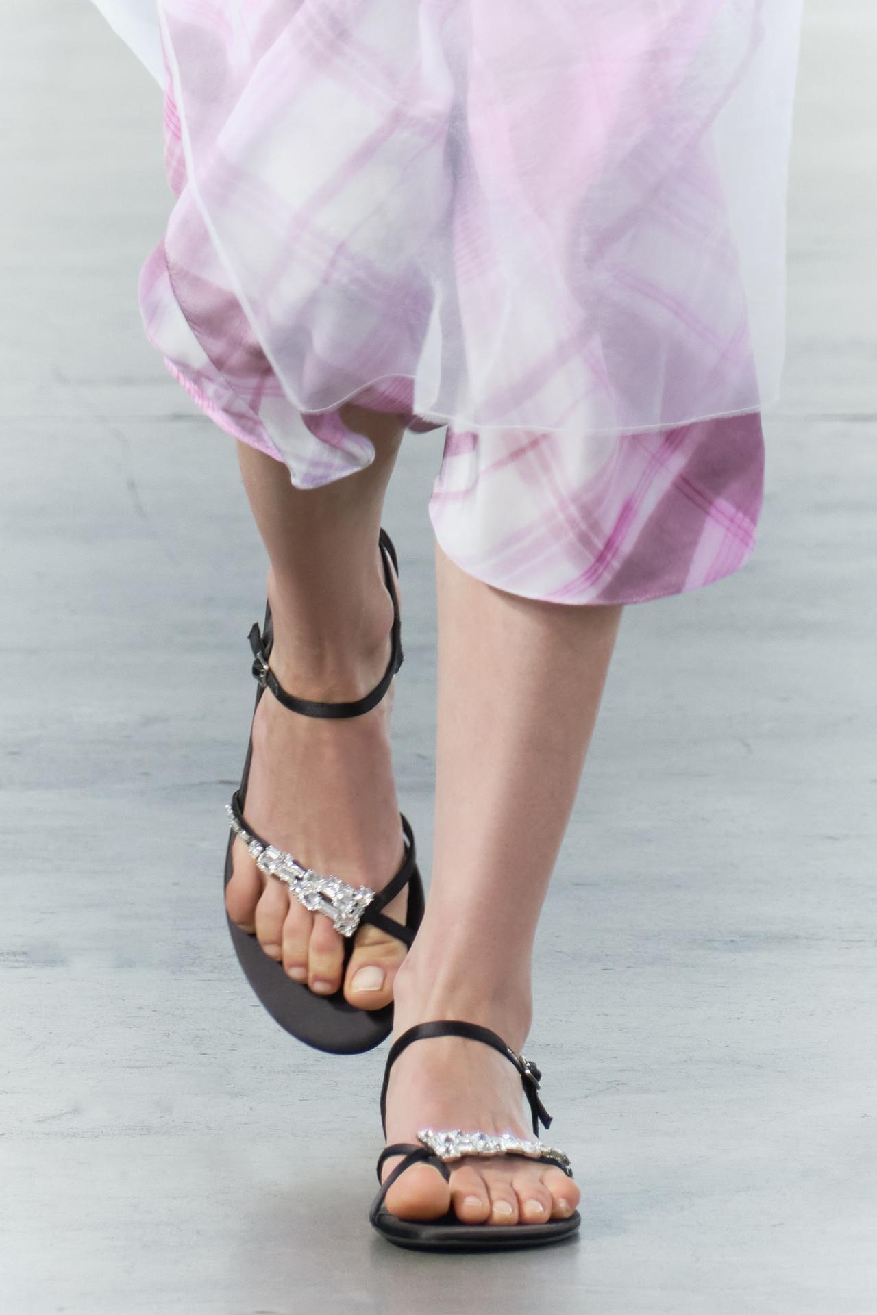 BEZAKLI YASSI SANDAL