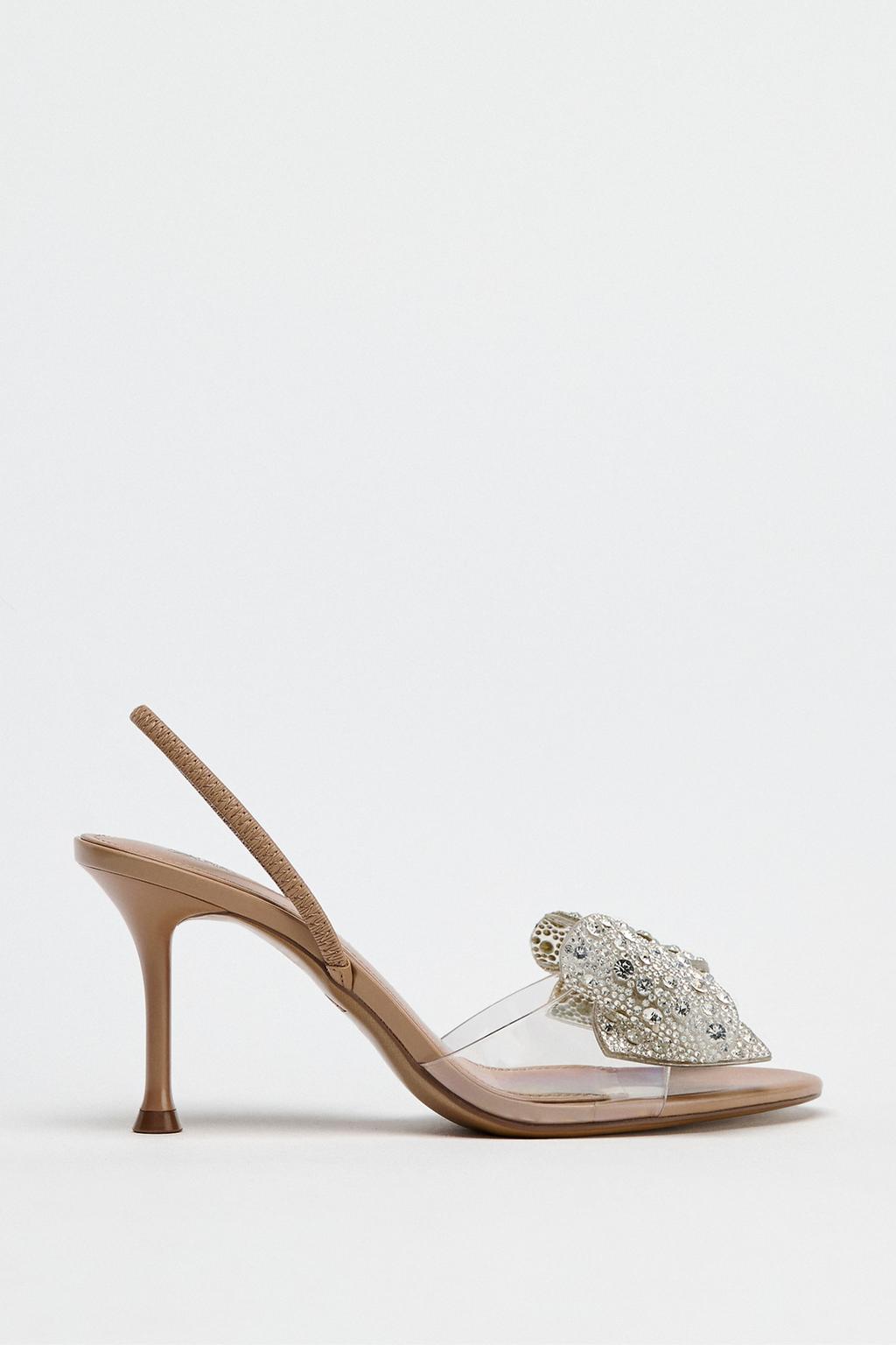 SANDALS WITH OVERSIZED SHINY BOW
